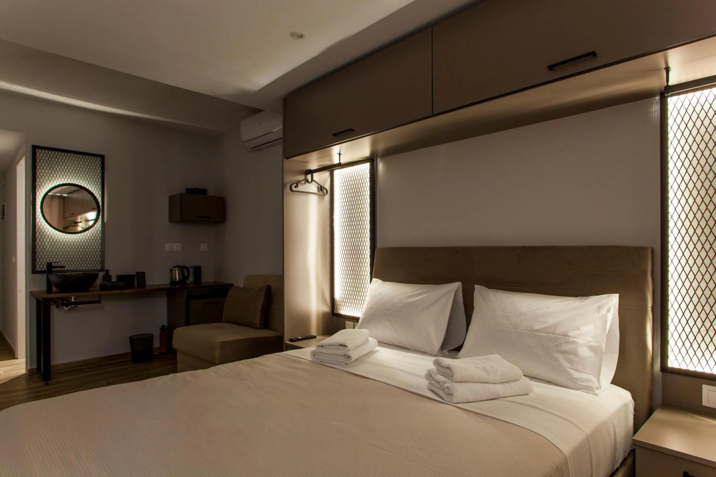 Bed in Raise The Heraklion Project