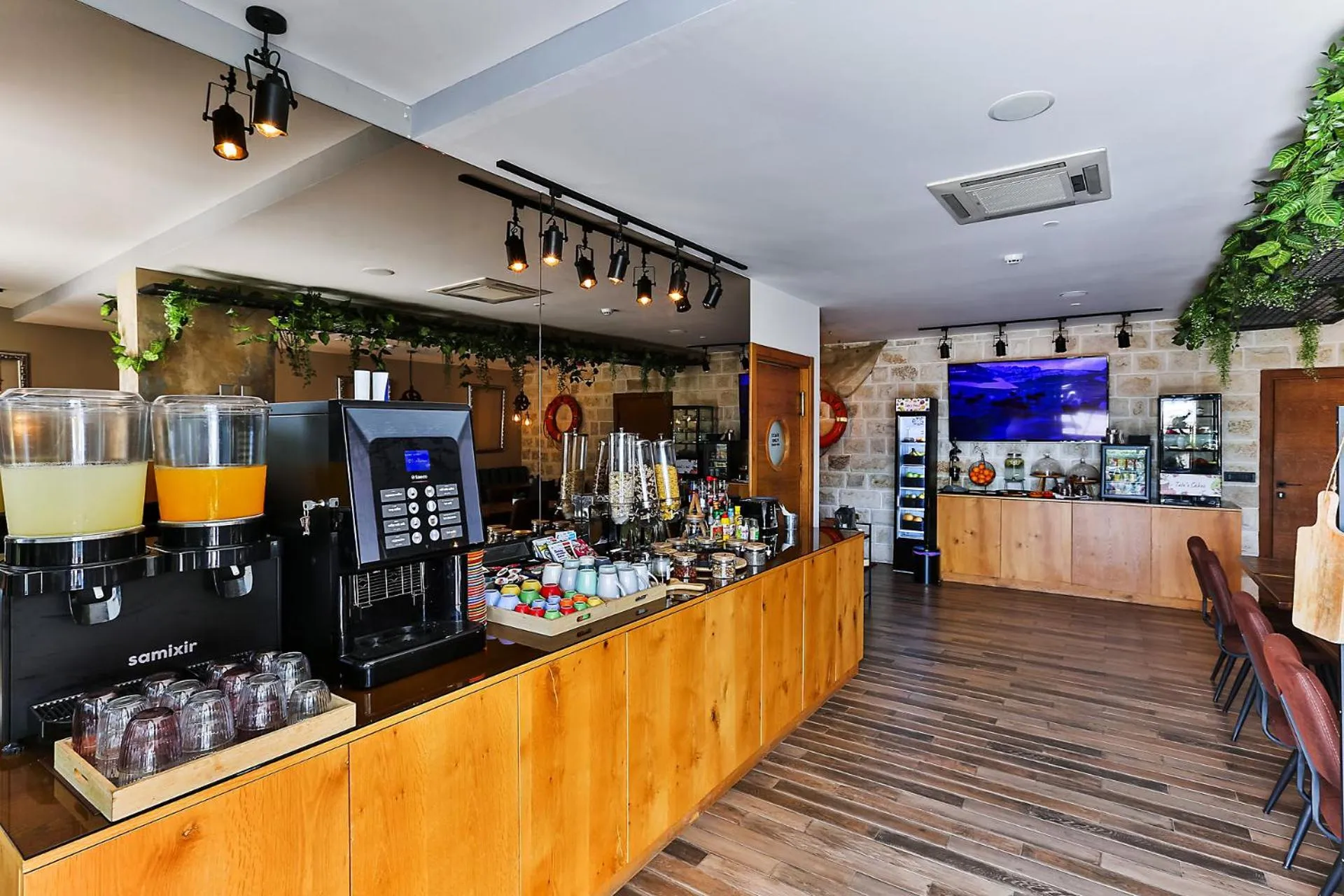 Coffee/tea facilities in Boutique Hotel Tate By Aycon