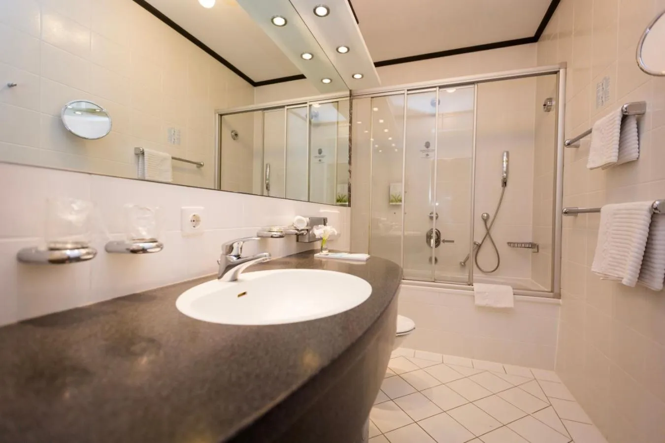 Bathroom in Hotel Burghof