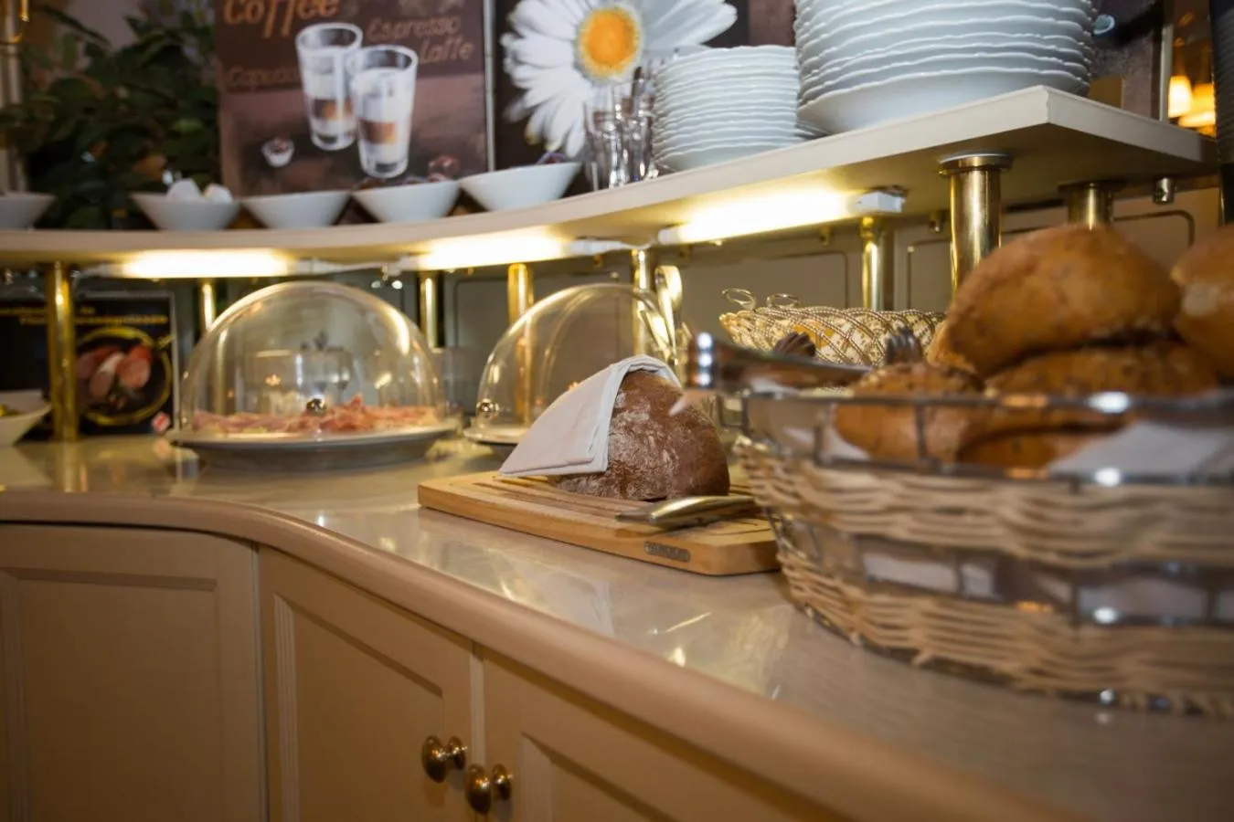 Restaurant/places to eat in Hotel Burghof