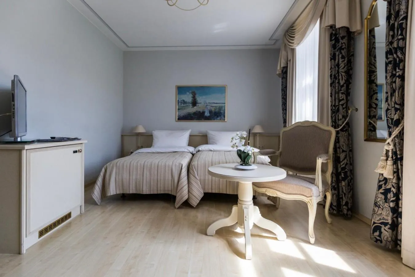 Bed in Hotel Burghof