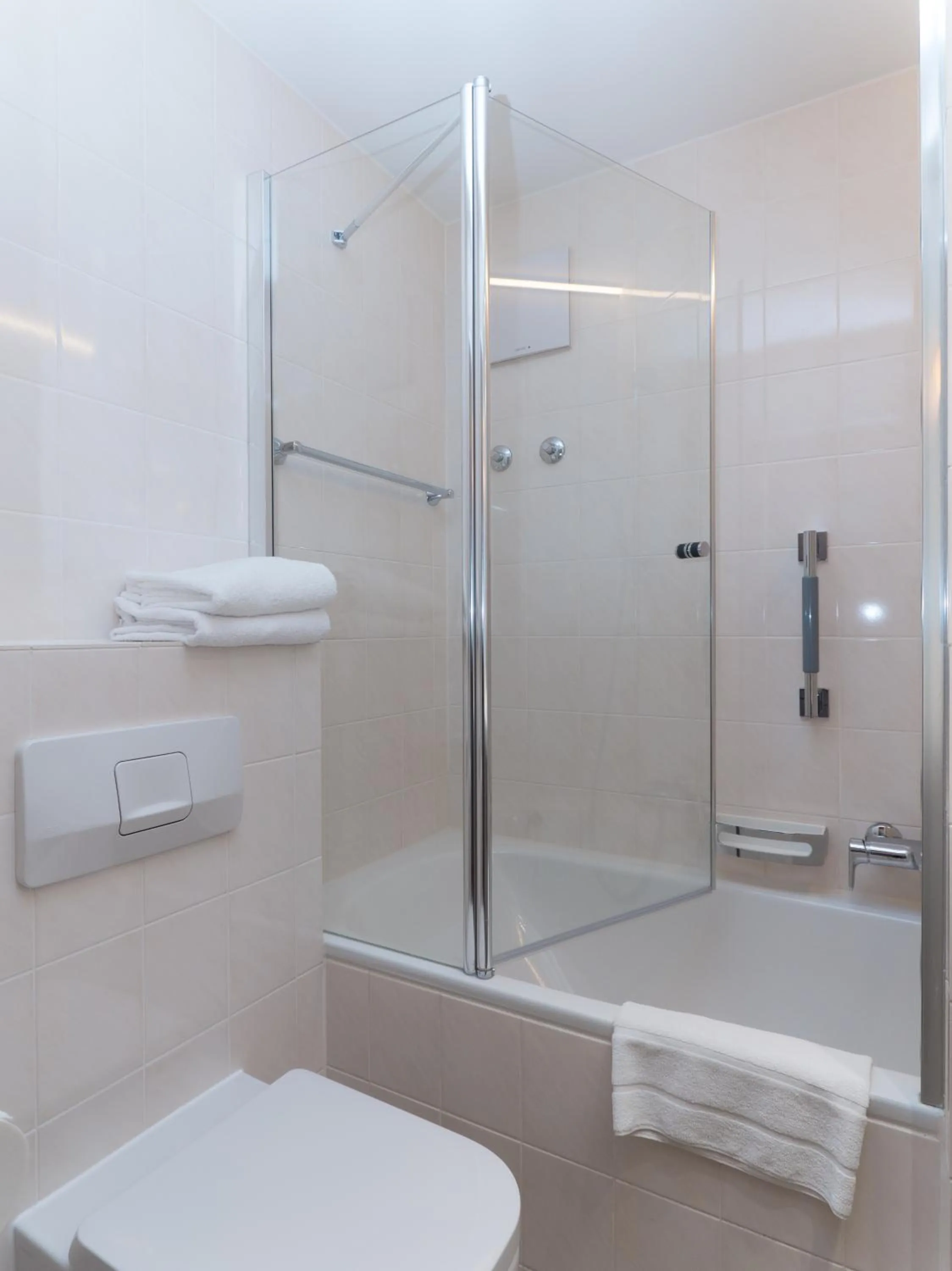 Bathroom in Appartement-Hotel Seespitz