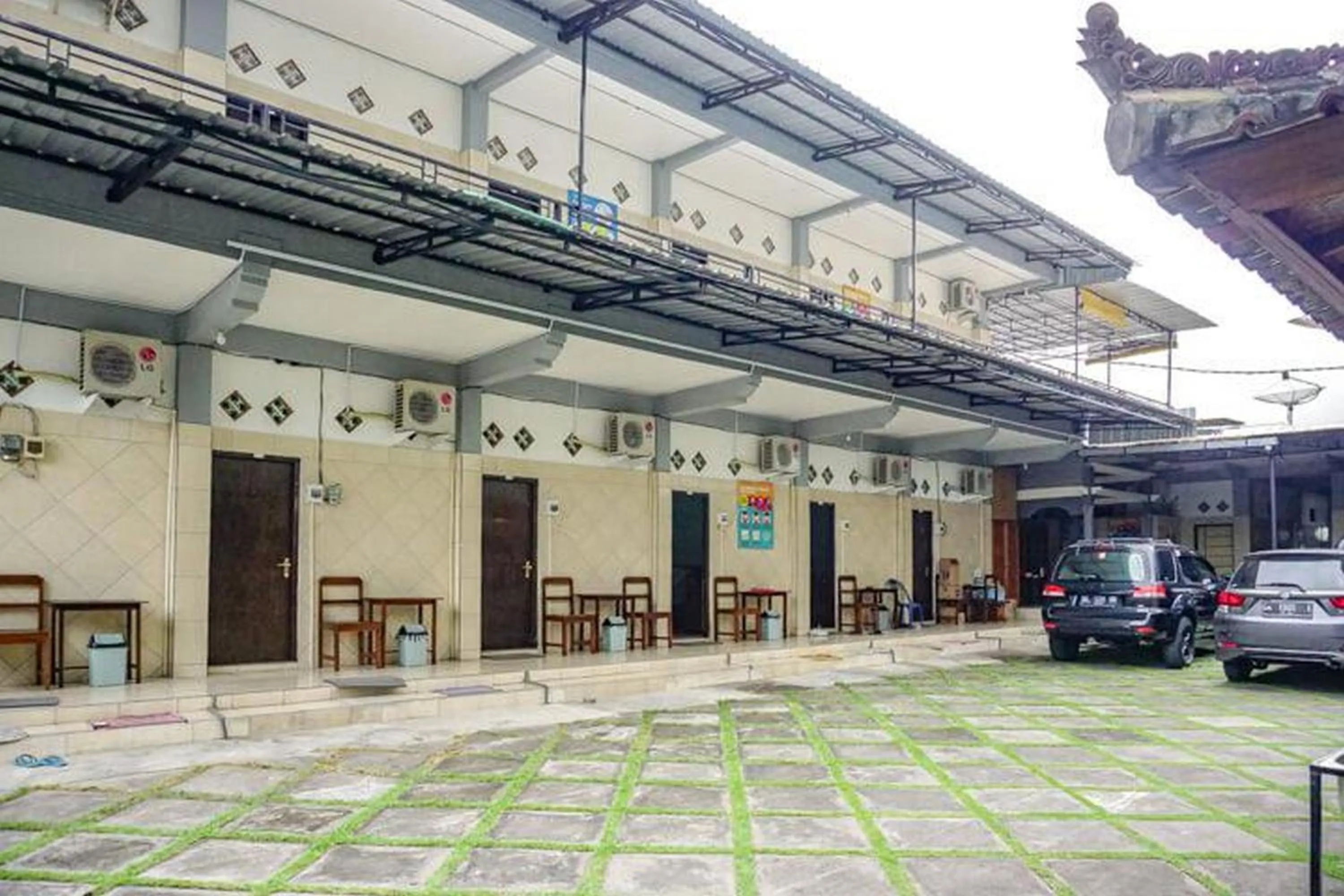 Property building in RedDoorz near Penimbangan Beach Singaraja