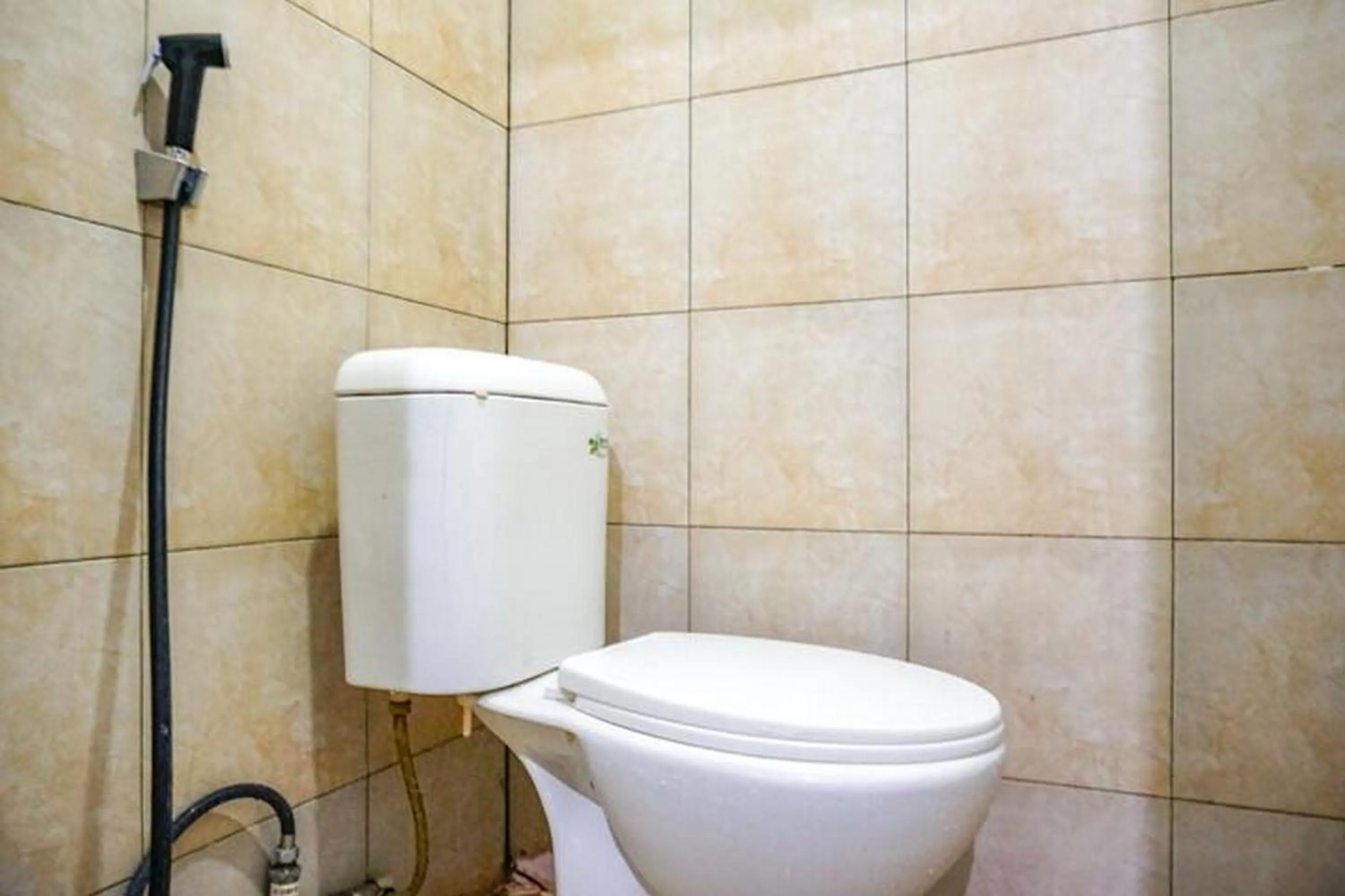 Bathroom in RedDoorz near Penimbangan Beach Singaraja