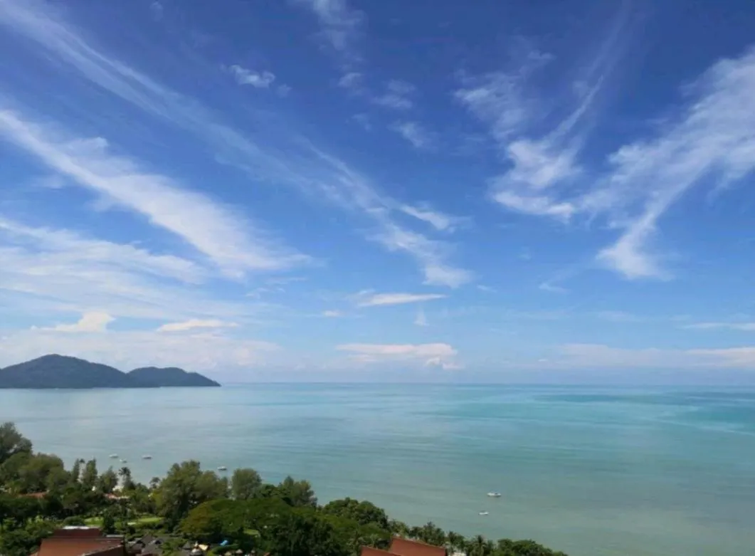 Sea view in Deluxe VIP Seaview Batu Ferringhi 1503 - 3 Rooms