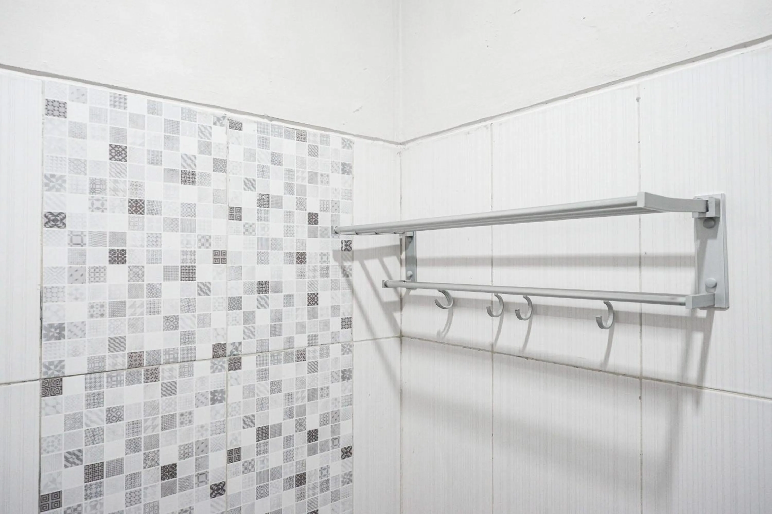 Bathroom in RedDoorz Syariah near UNSOED