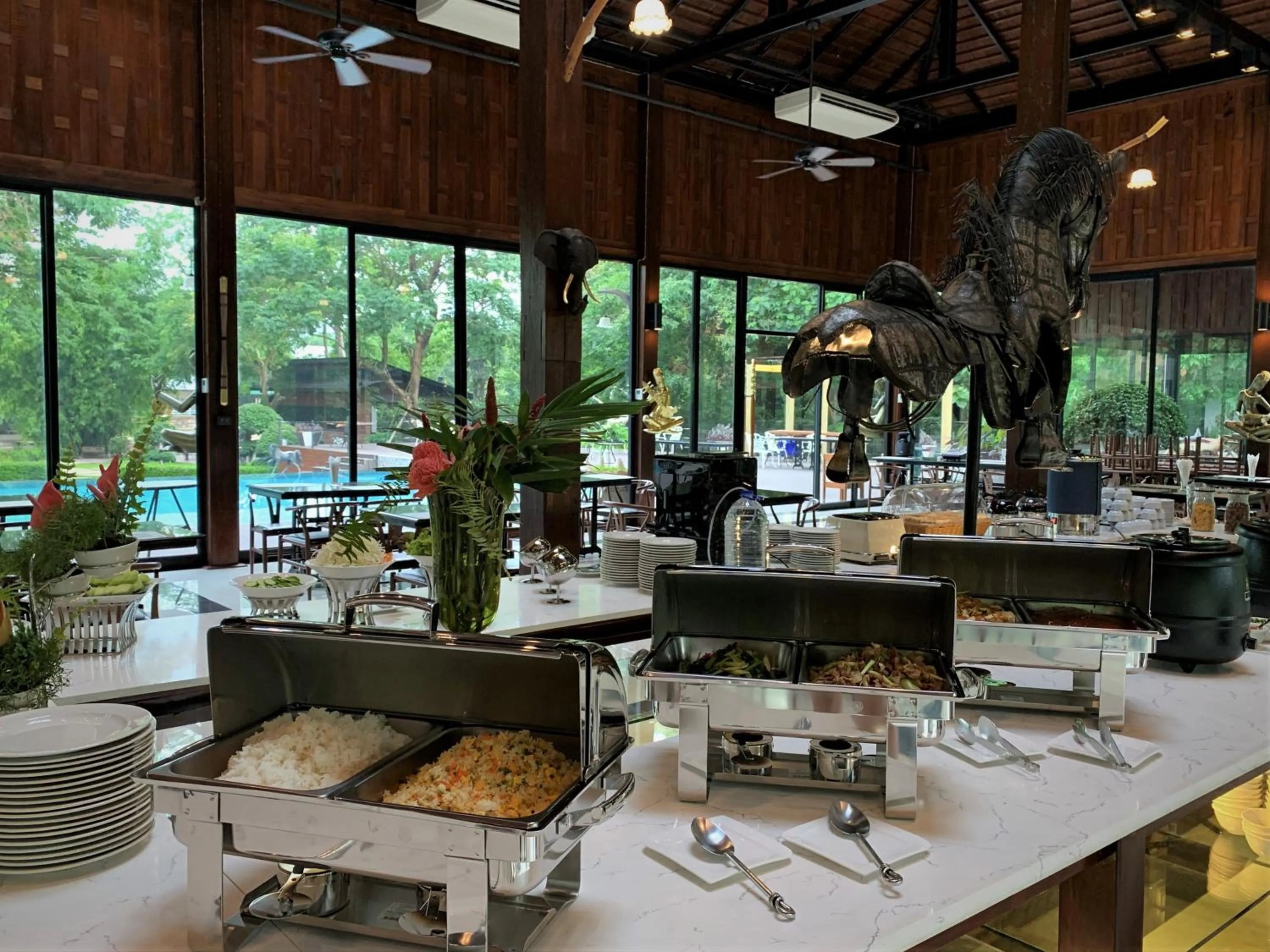 Restaurant/places to eat in Phumontra Resort Nakhon Nayok