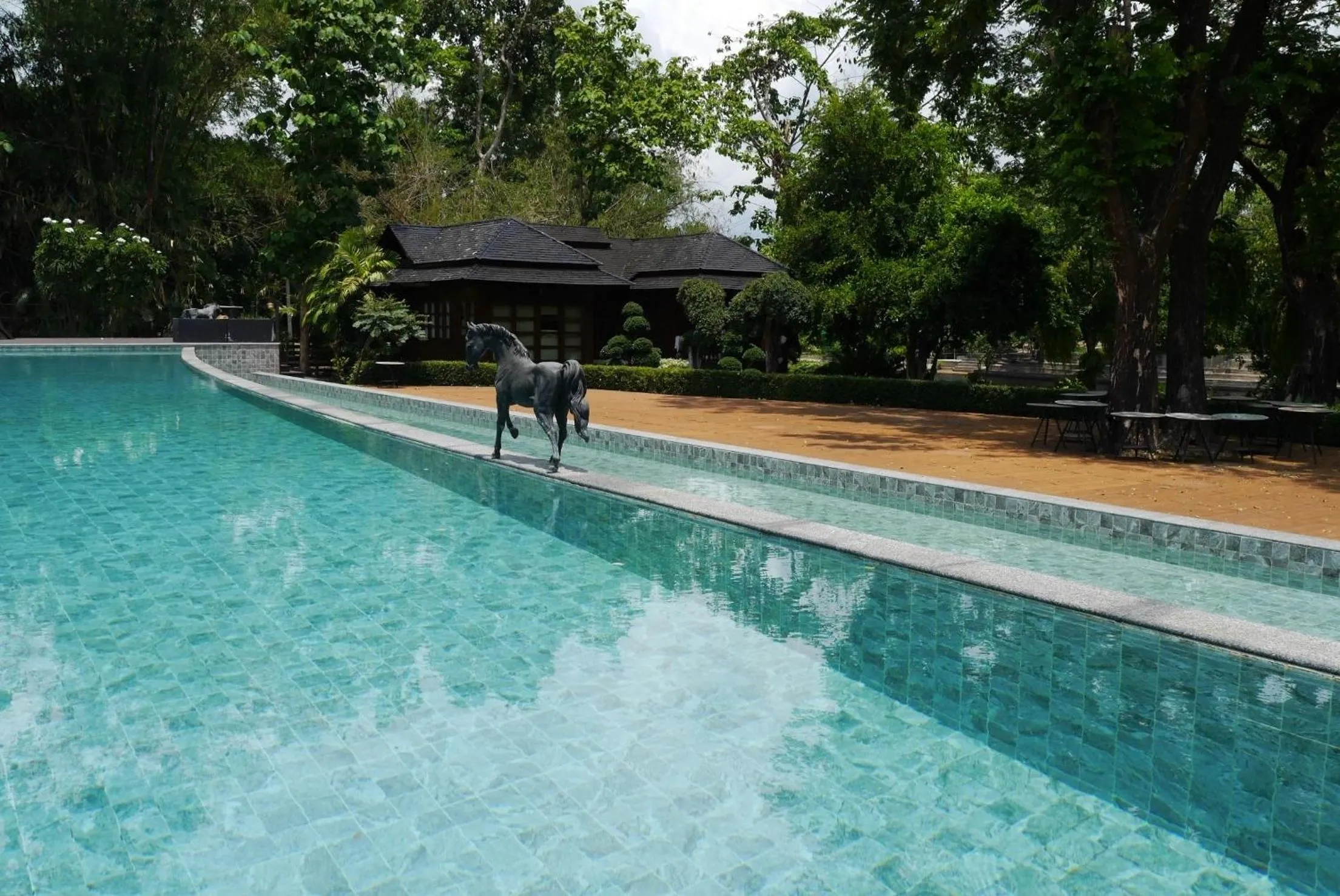 Swimming pool in Phumontra Resort Nakhon Nayok