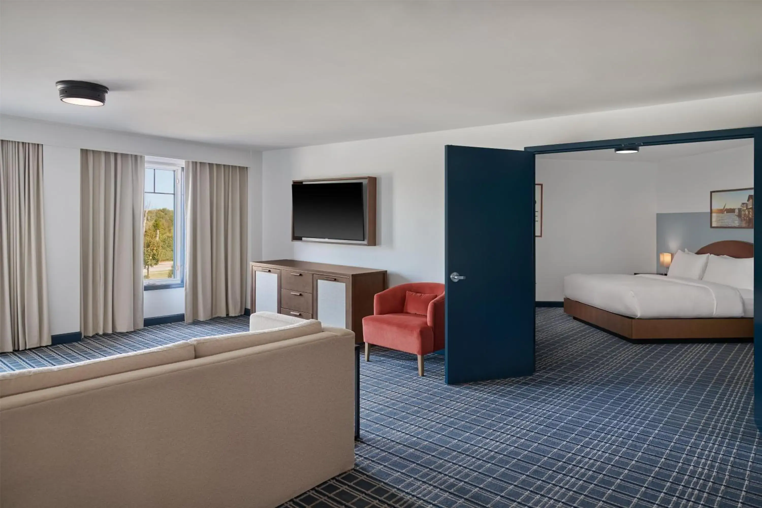 King Suite in Hotel Canandaigua, Tapestry Collection By Hilton King Suite in Hotel Canandaigua, Tapestry Collection By Hilton