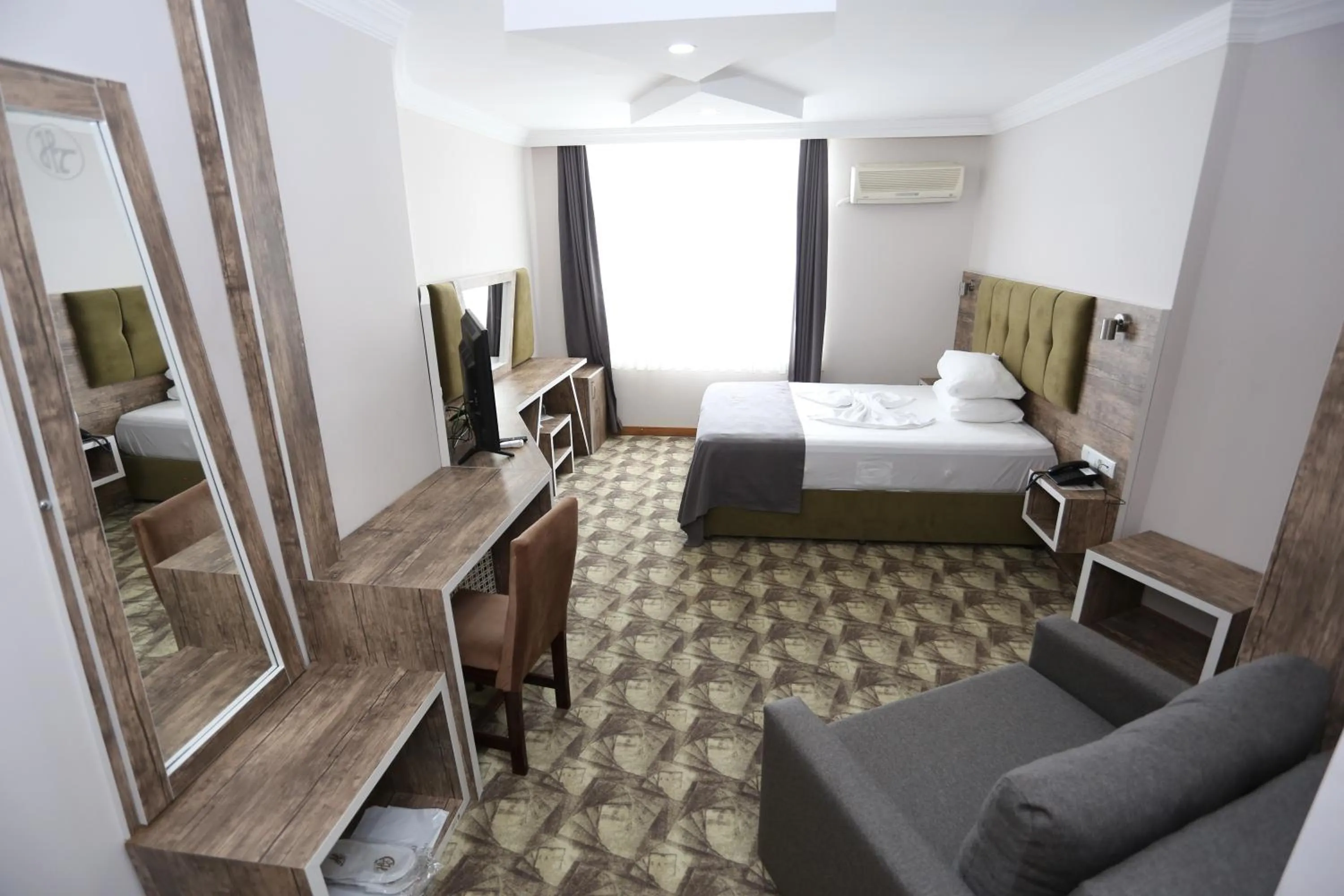 Photo of the whole room, Bed in Terzioglu Otel