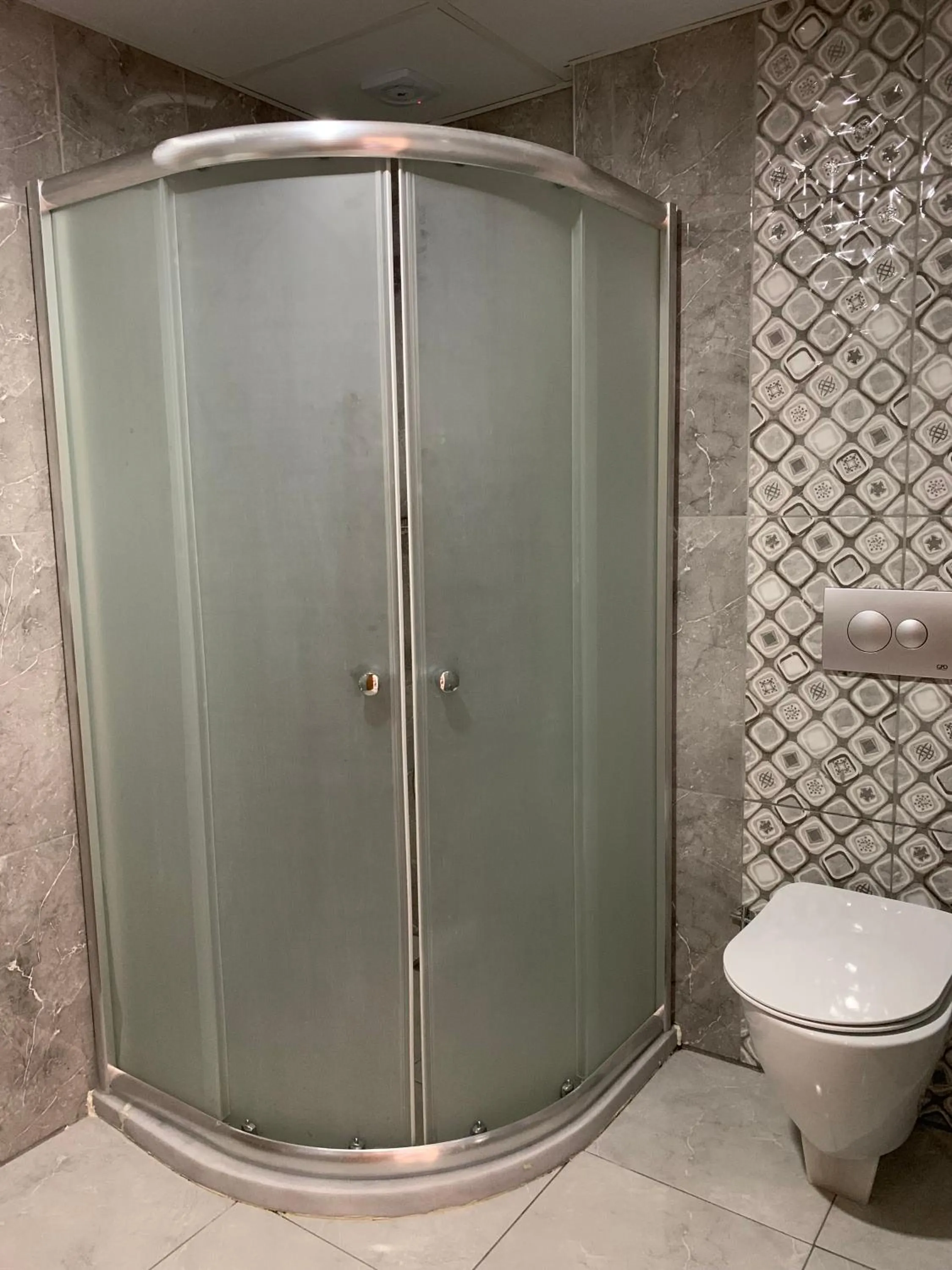 Shower in Terzioglu Otel