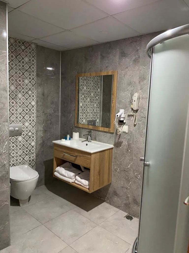 Shower in Terzioglu Otel