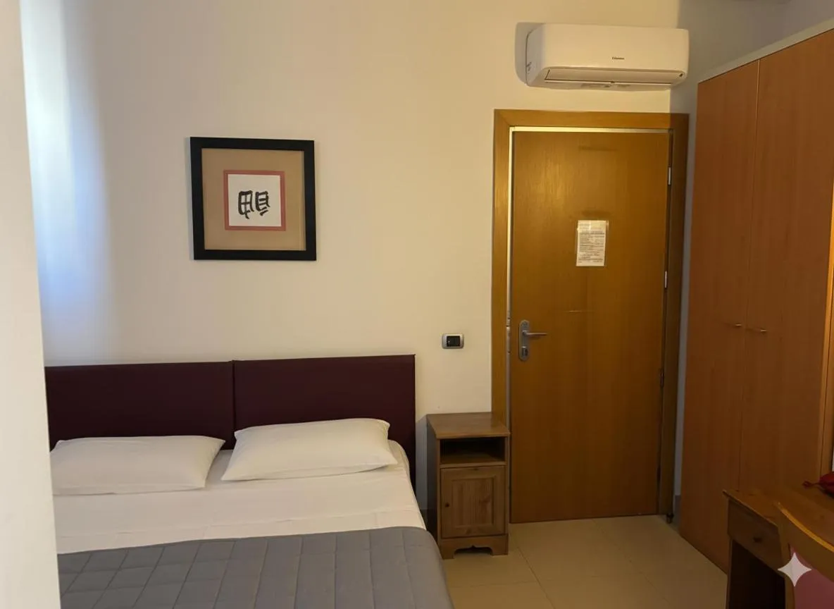 Photo of the whole room, Bed in Casa Rossa 1888