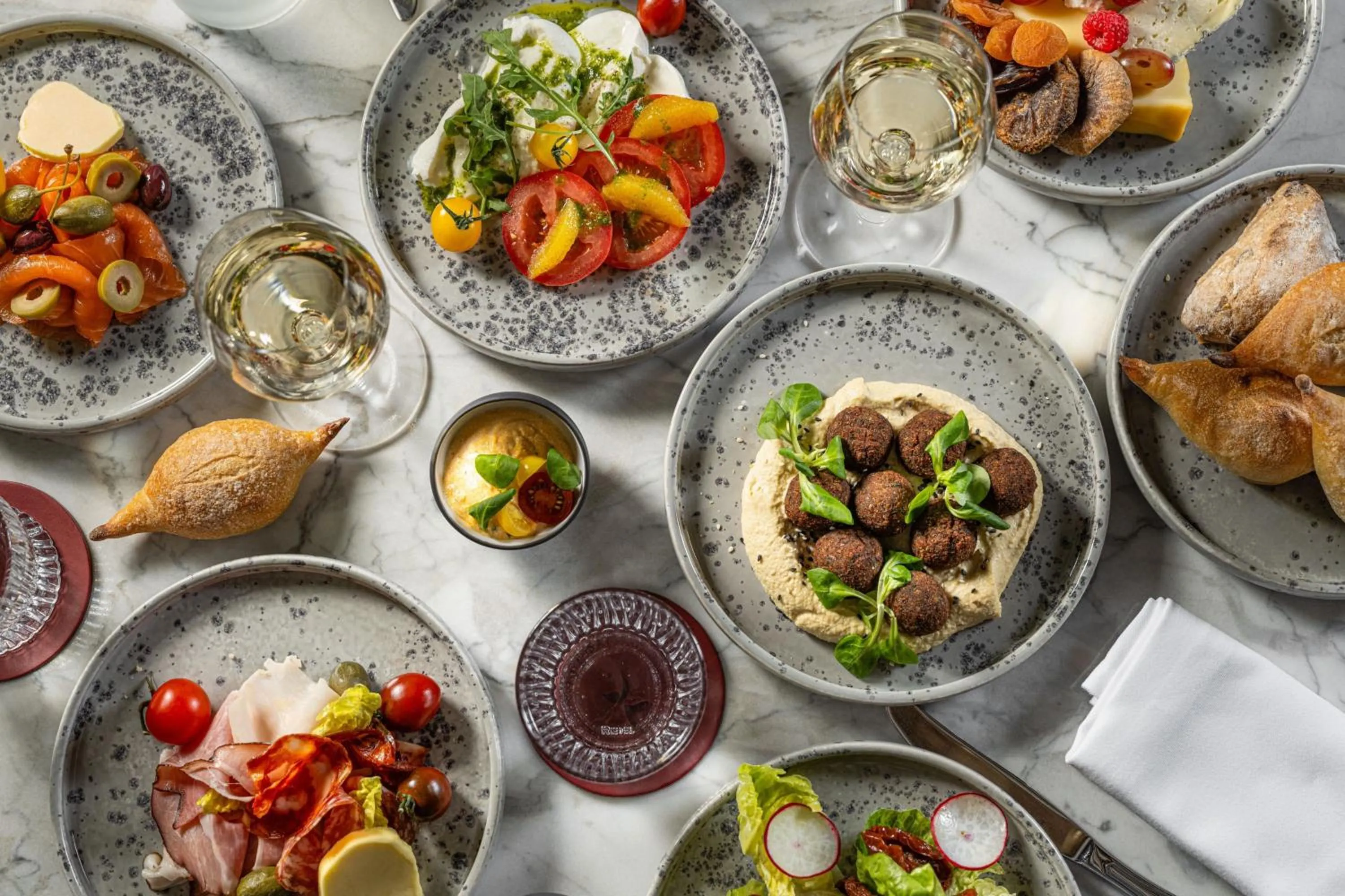 Restaurant/places to eat in Matild Palace, a Luxury Collection Hotel