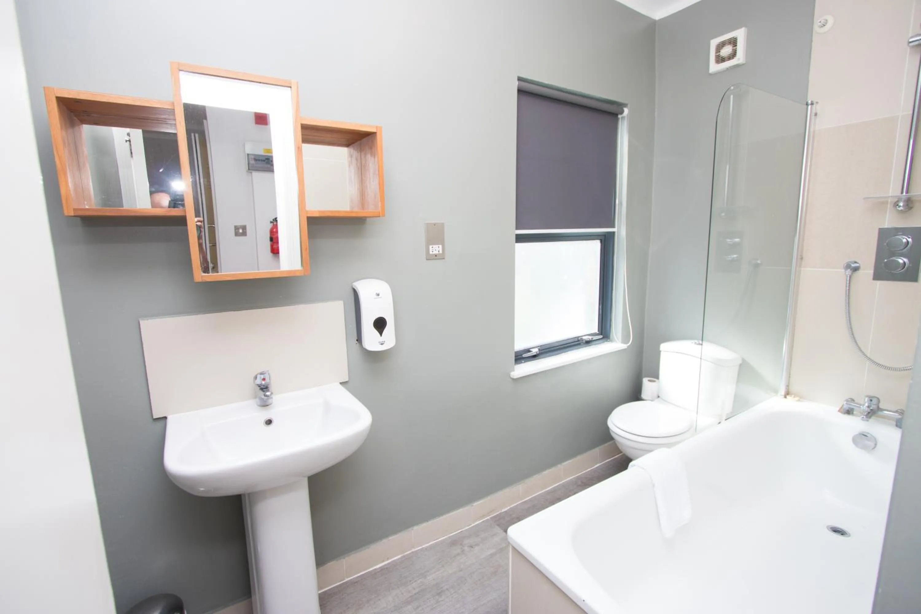 Bathroom in Westciti Croydon Serviced Apartments