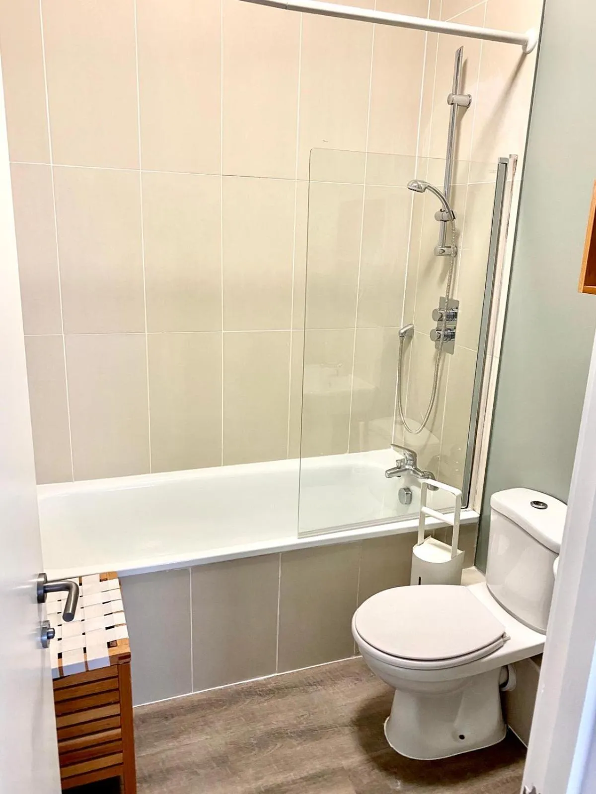 Bathroom in Westciti Croydon Serviced Apartments