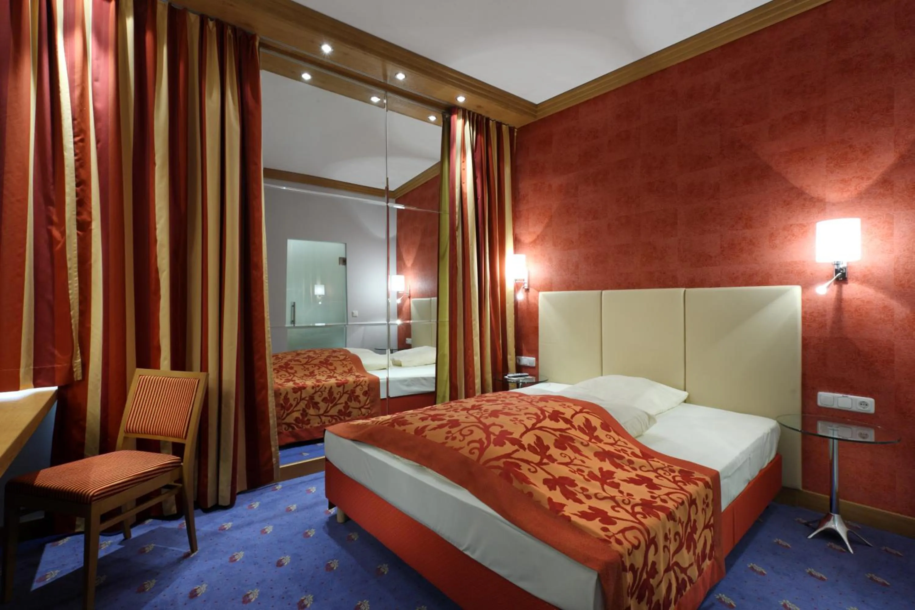 Bed in Hotel Goldene Sonne