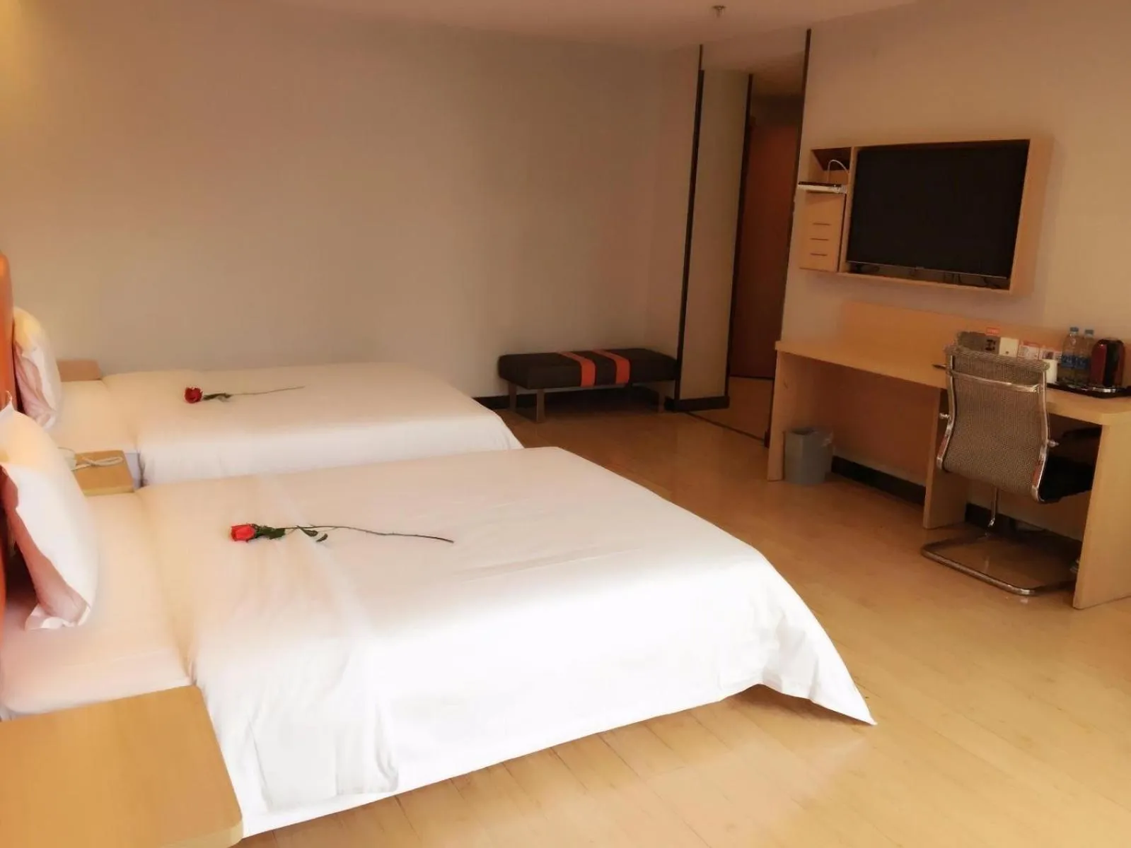 Bed in 7Days Premium Chongqing Yunyang Chengzhong Commercial Street Branch