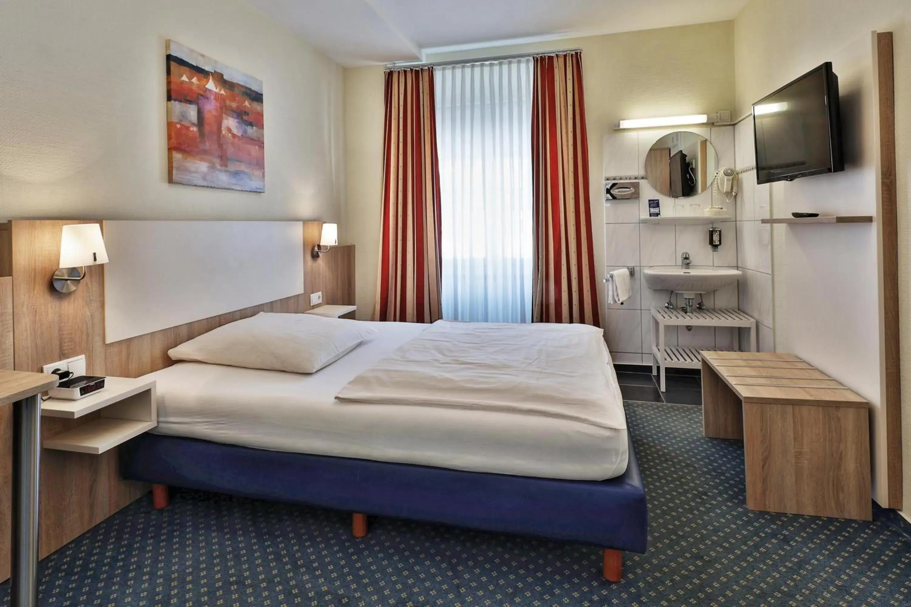 Double Room with French Bed in Hotel Trierer Hof Double Room with French Bed in Hotel Trierer Hof