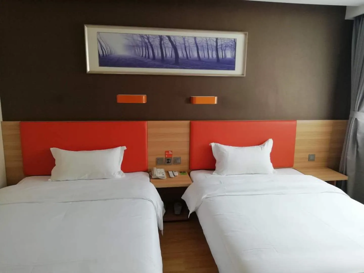Bed in 7Days Premium Luoyang Yichuan Dukang Avenue Branch