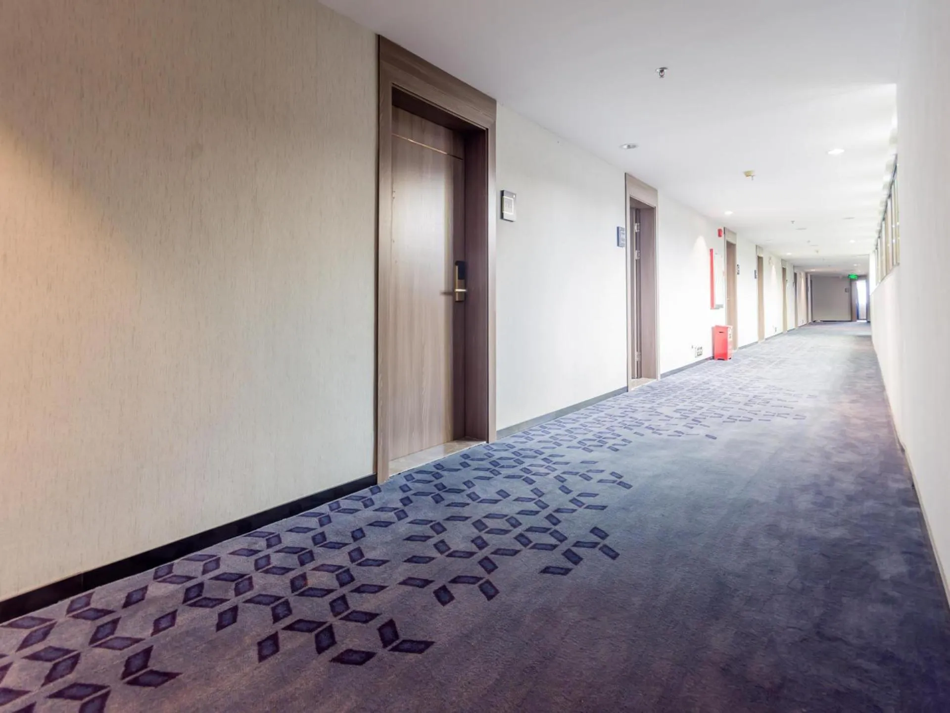 7Days Premium Zhongshan Tanzhou Town Market Central Branch