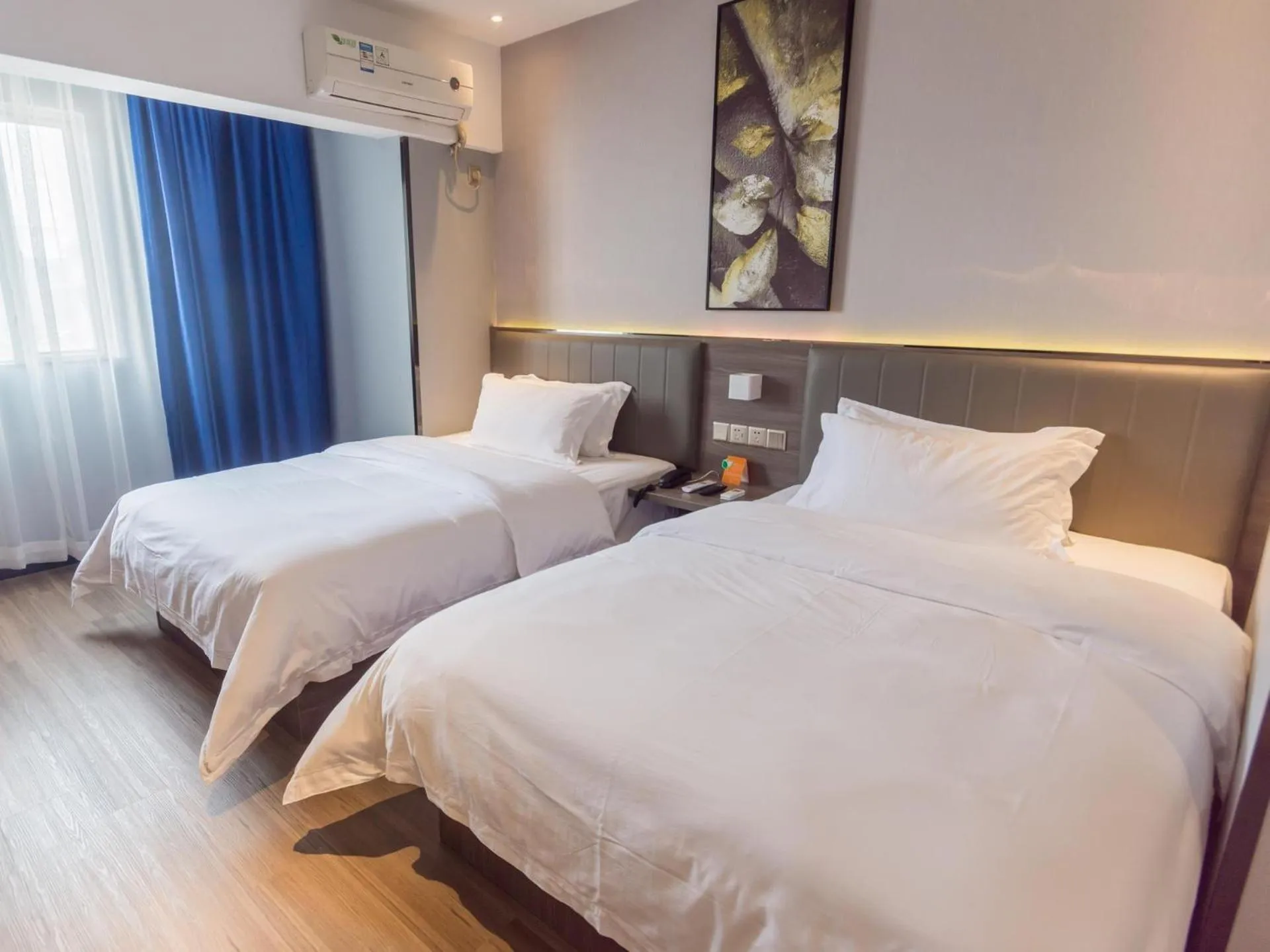 Bed in 7Days Premium Zhongshan Tanzhou Town Market Central Branch