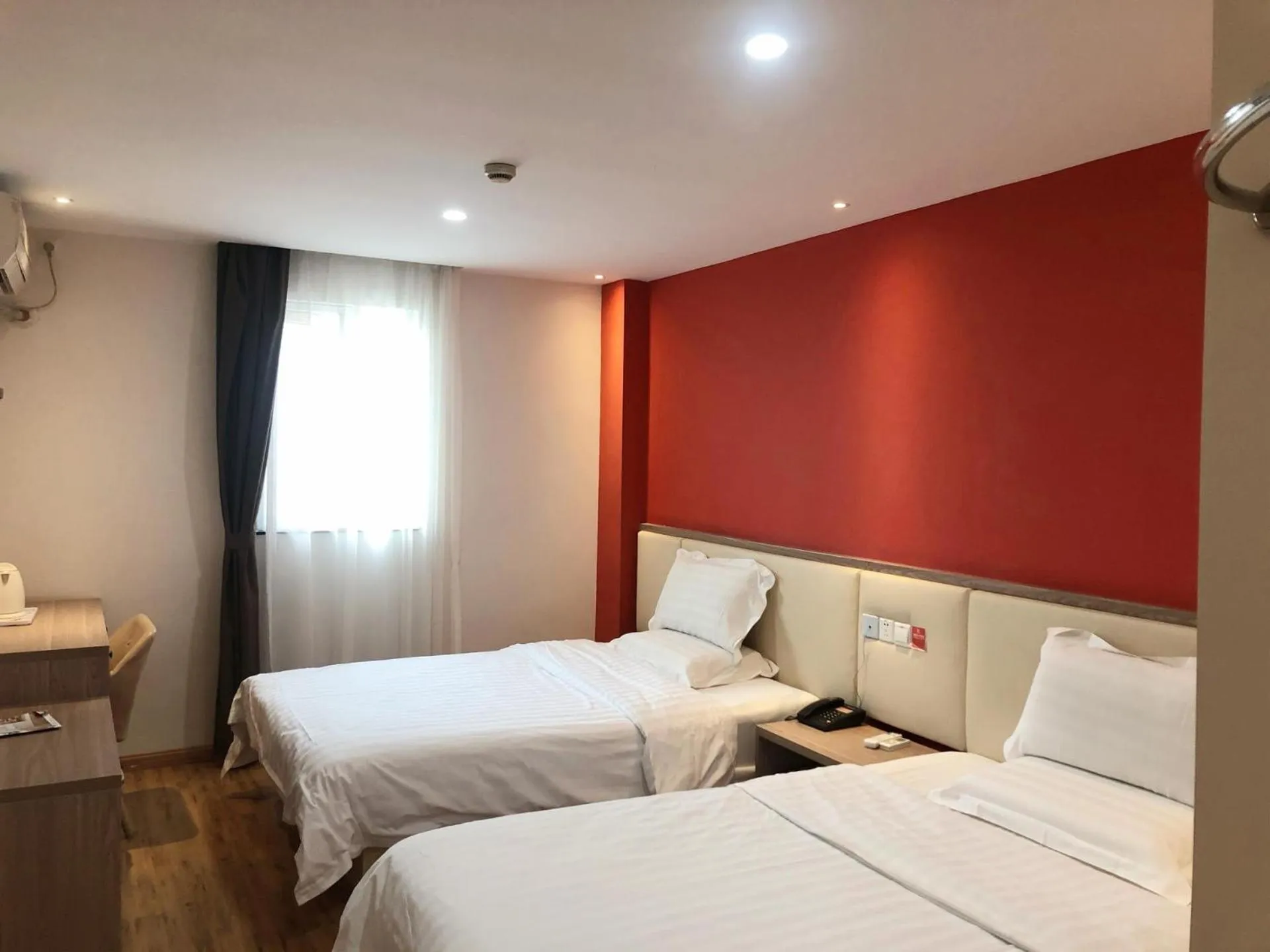 7Days Premium Shanghai Xujiahui Longhua Road Subway Station Branch