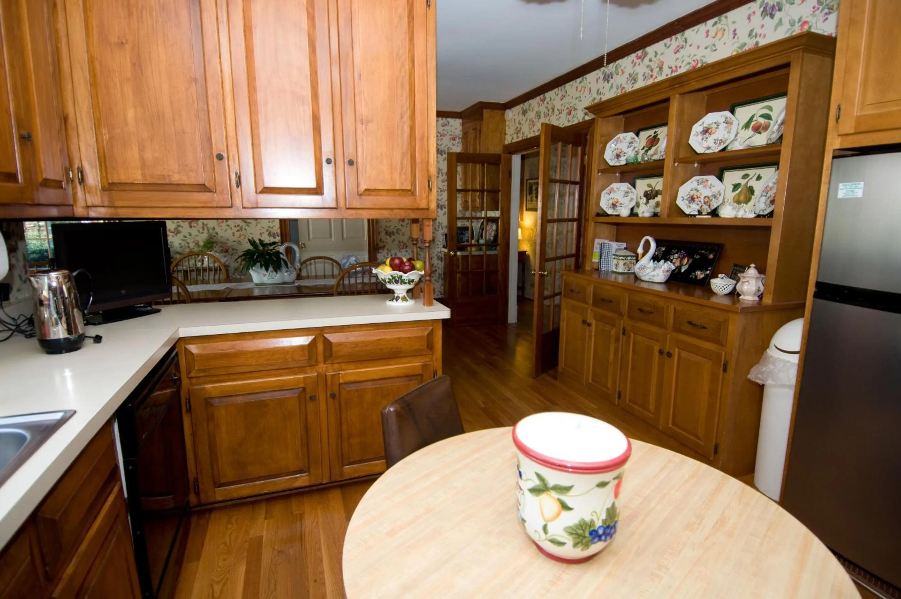 Kitchen or kitchenette in Virginia Cliffe Inn