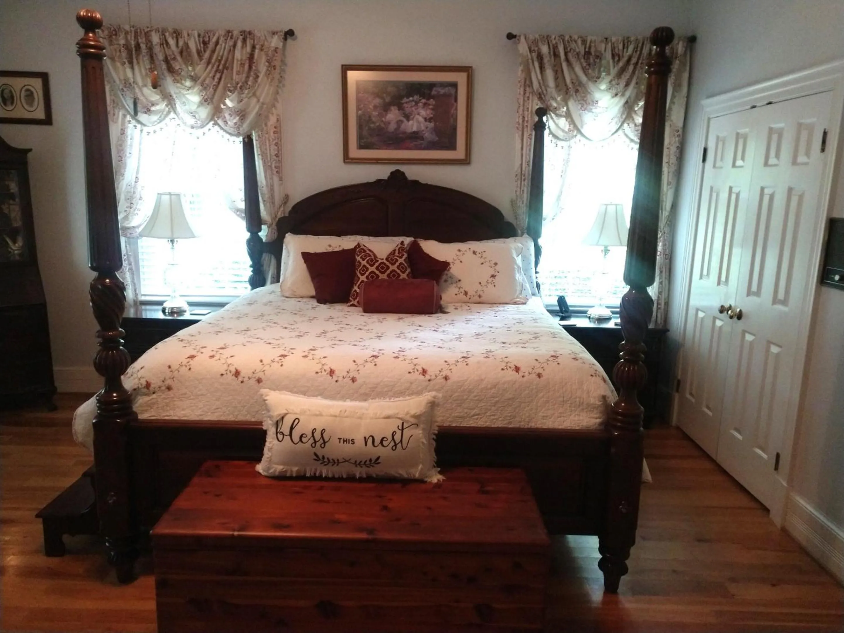 Bedroom, Bed in Virginia Cliffe Inn