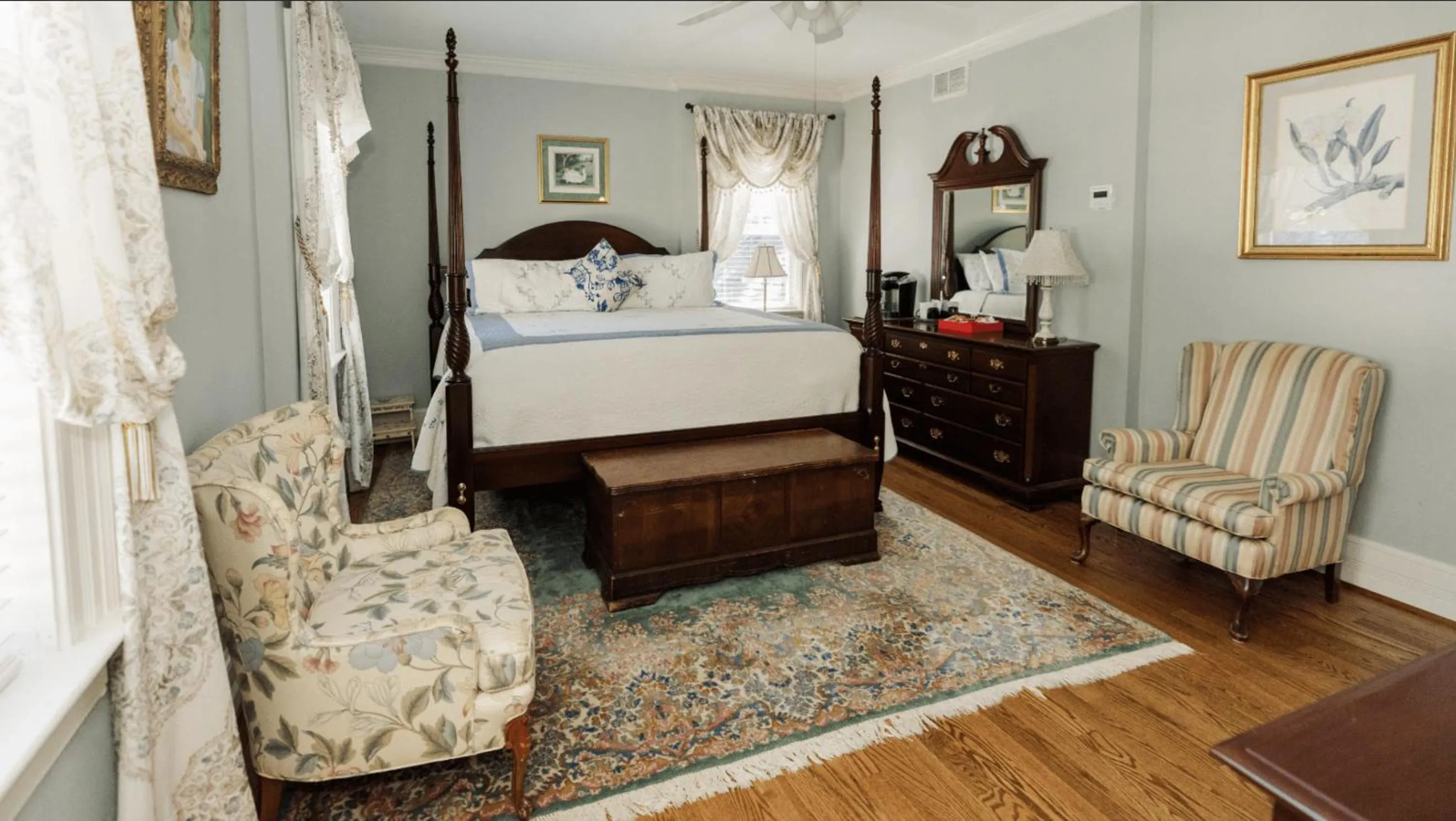Bedroom, Bed in Virginia Cliffe Inn