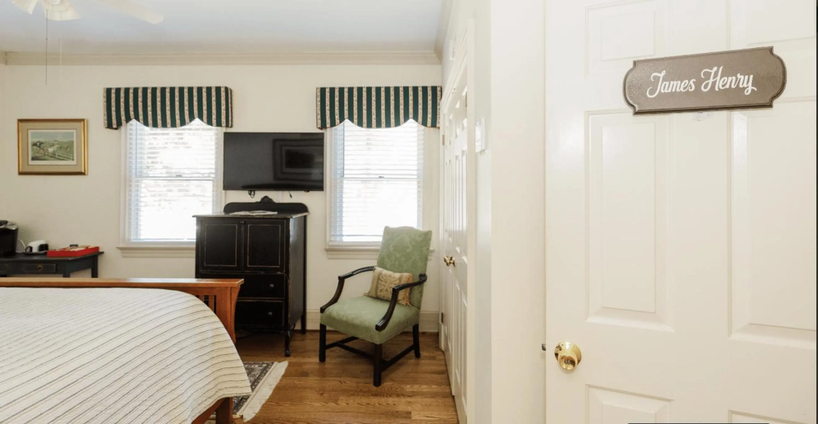 Bedroom, Bed in Virginia Cliffe Inn