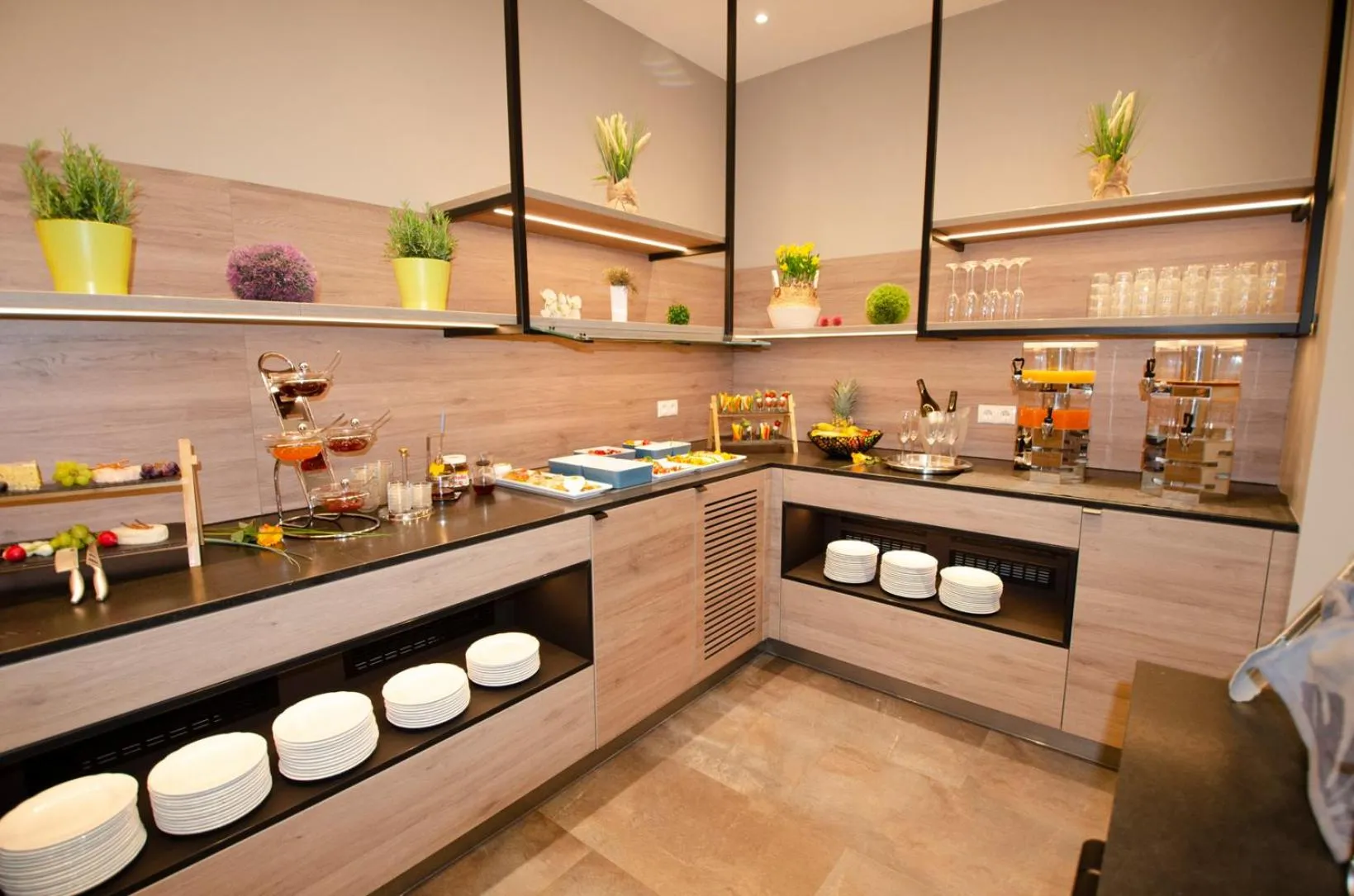 Breakfast in Hotel Morjan