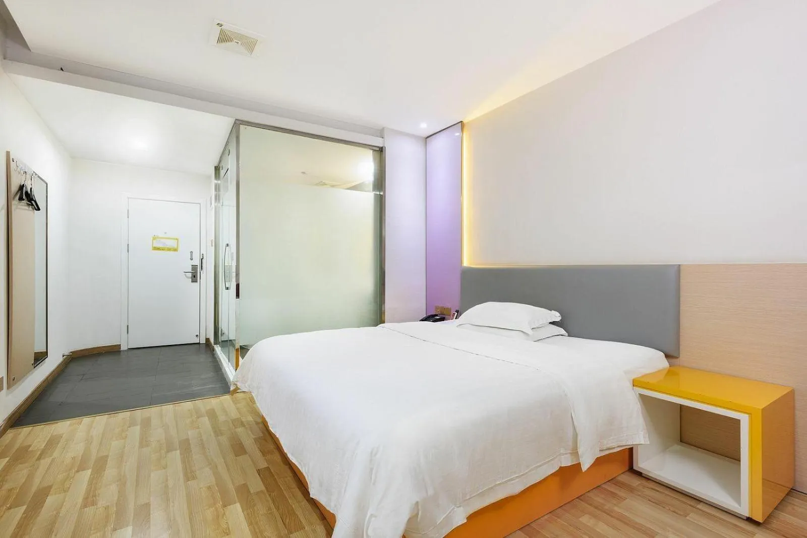 Bed in 7 Days Hotel Suining Daying China Dead Sea Senic Area Branch