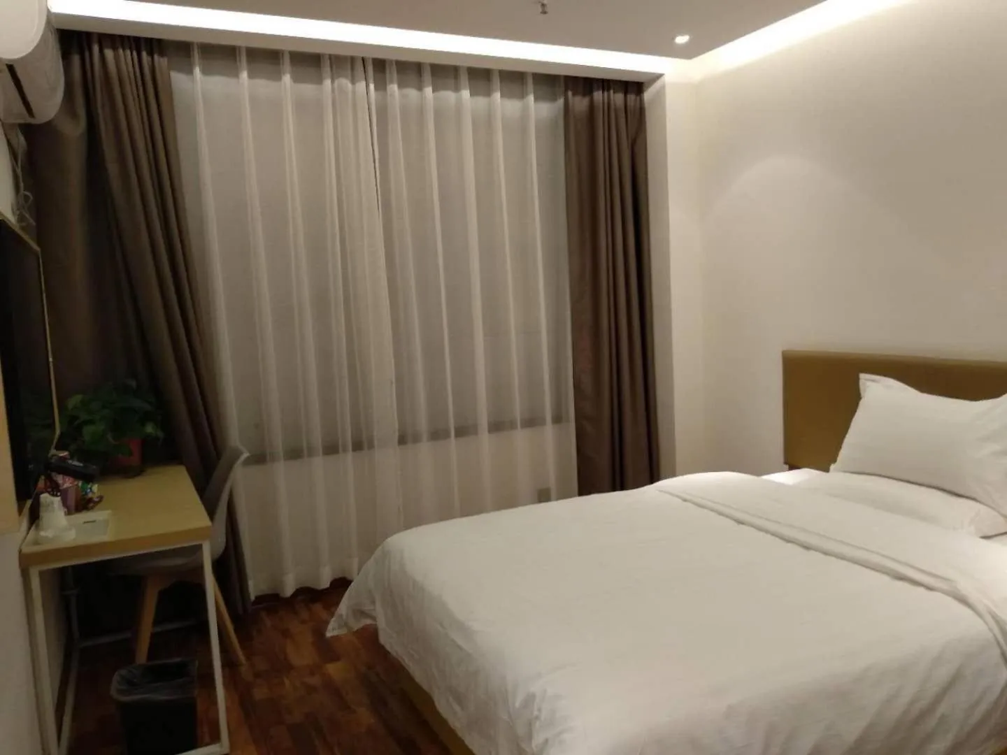 Bed in 7Days Inn Xianyang Xingping Jincheng Road Branch