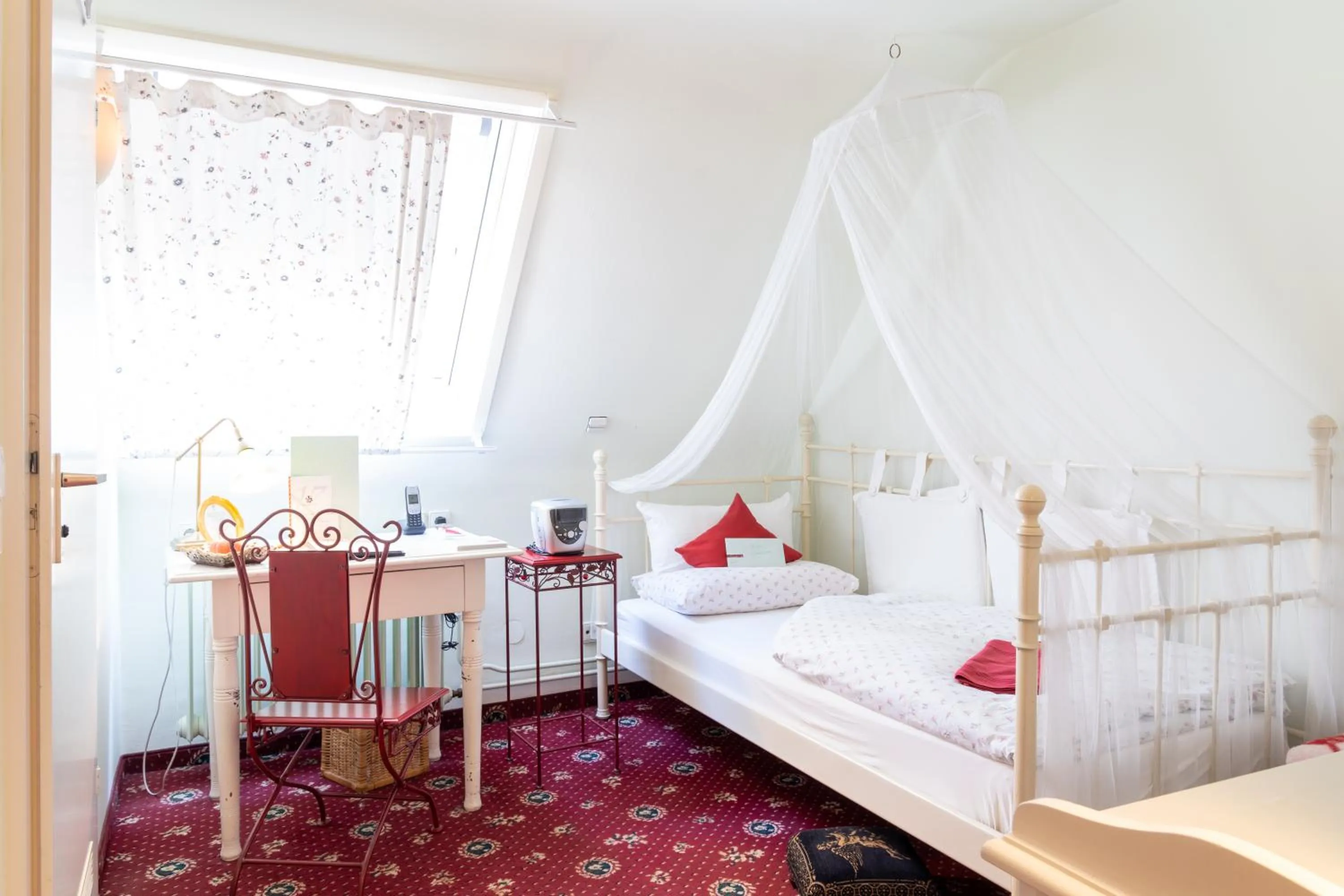 Bed in Hotel Restaurant Krehl's Linde