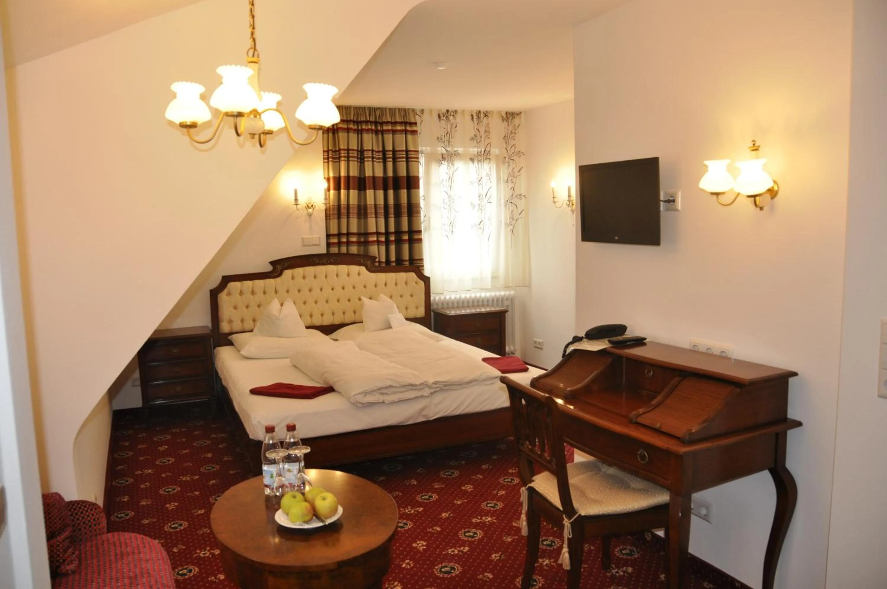 Bed in Hotel Restaurant Krehl's Linde