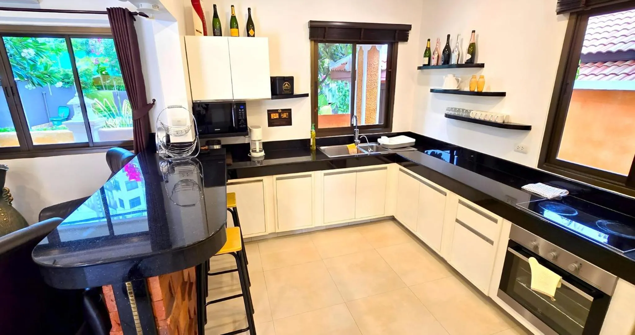 Kitchen or kitchenette in HIDELAND Luxury Pool Villa Pattaya Walking Street 5 Bedrooms