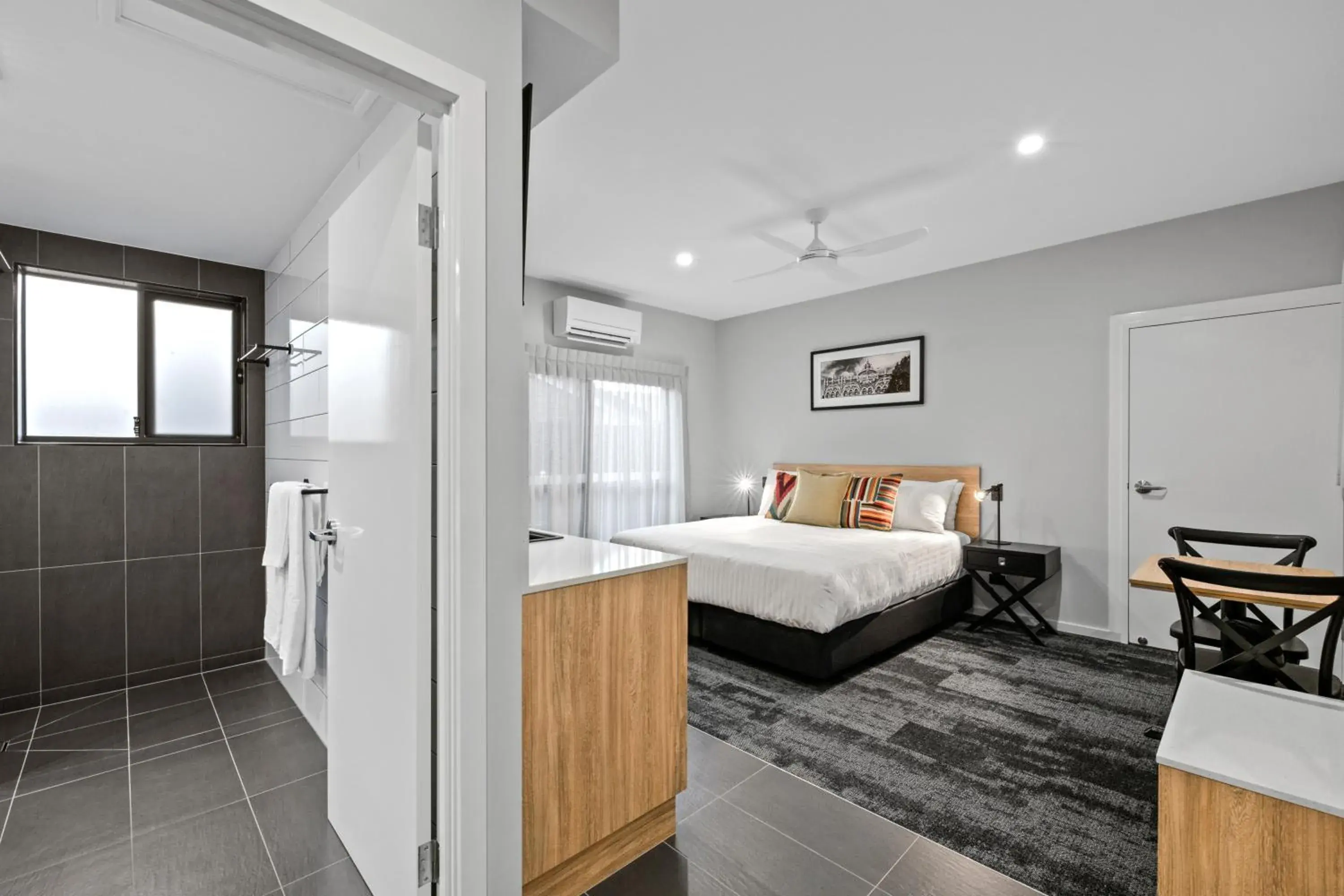 Superior King Room in AVENUE MOTEL APARTMENTS Superior King Room in AVENUE MOTEL APARTMENTS