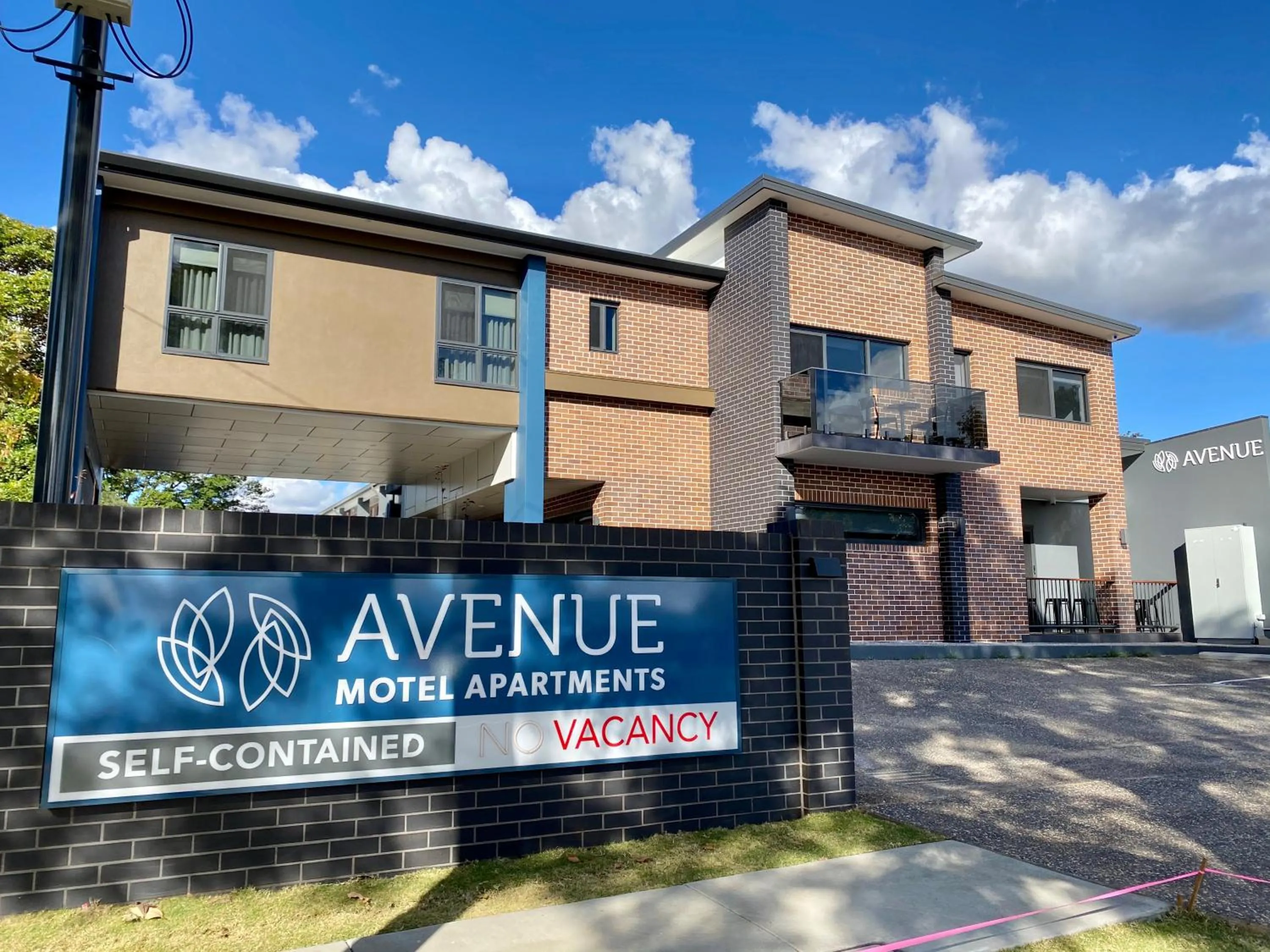 Property building in AVENUE MOTEL APARTMENTS