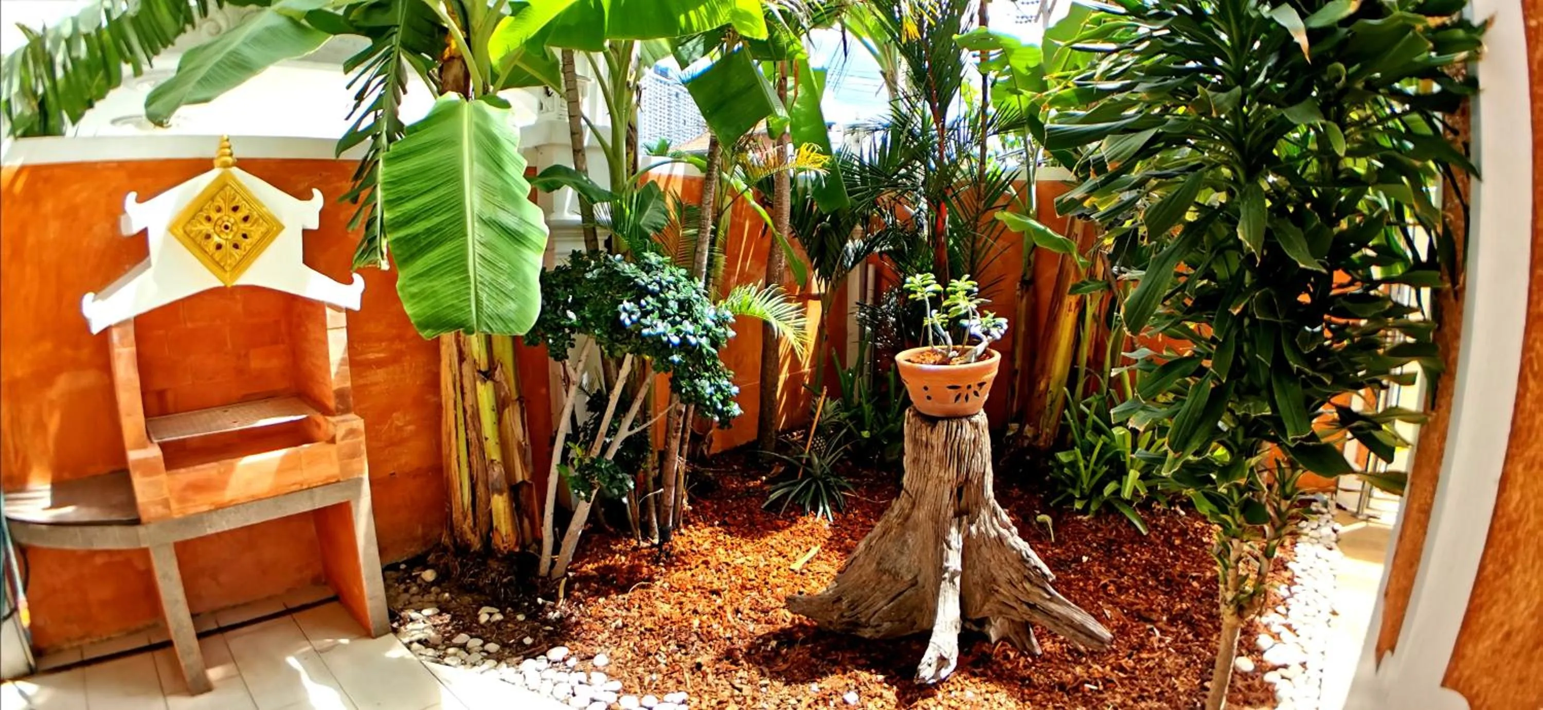 JOOPLAND Luxury Pool Villa Pattaya Walking Street 6 Bedrooms