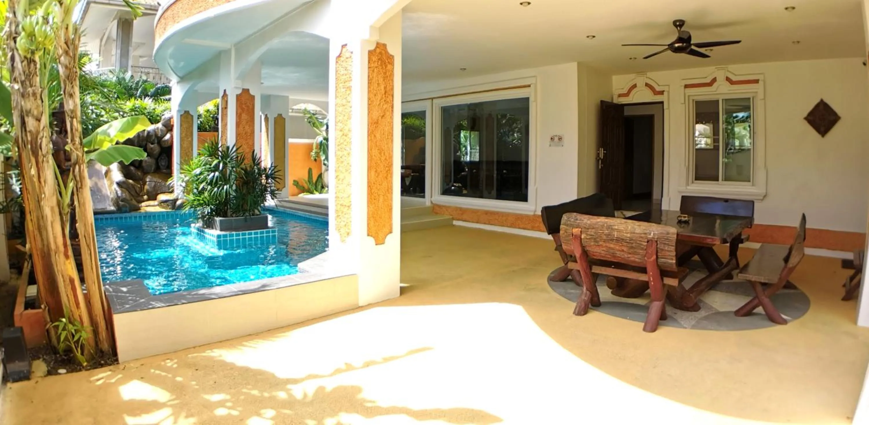JOOPLAND Luxury Pool Villa Pattaya Walking Street 6 Bedrooms