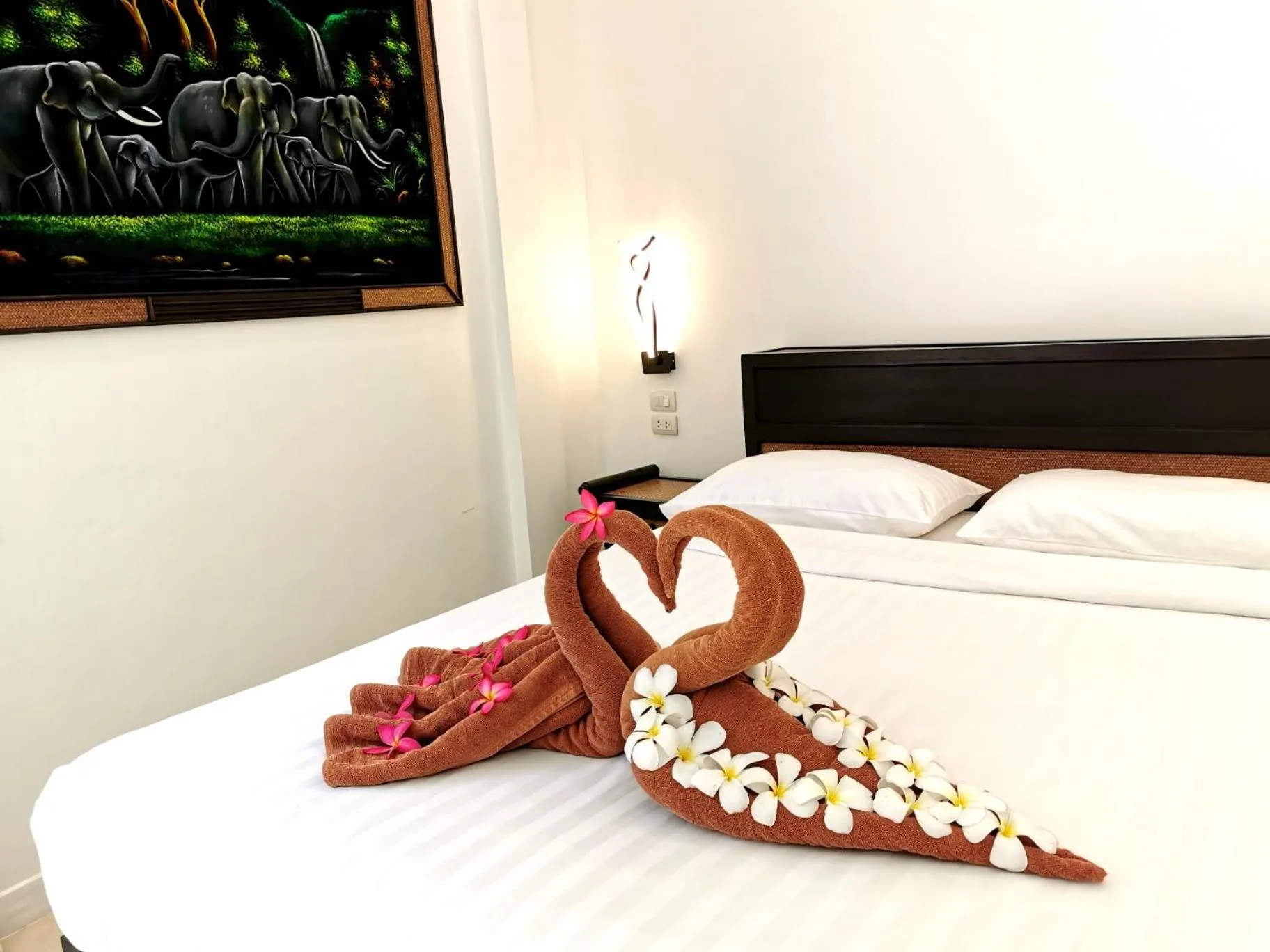 Bed in JOOPLAND Luxury Pool Villa Pattaya Walking Street 6 Bedrooms