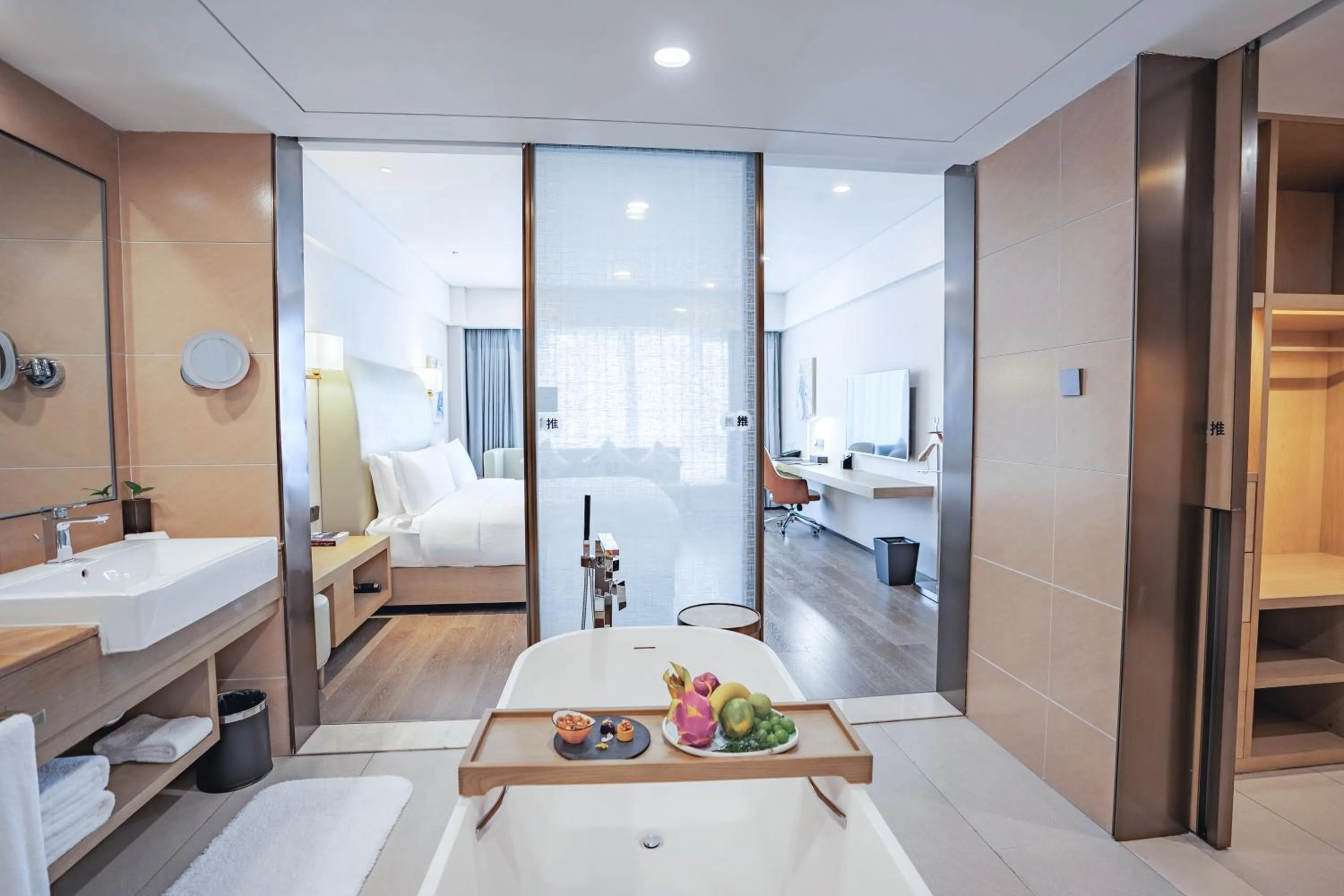 Bathroom, Bed in Hilton Lijiang