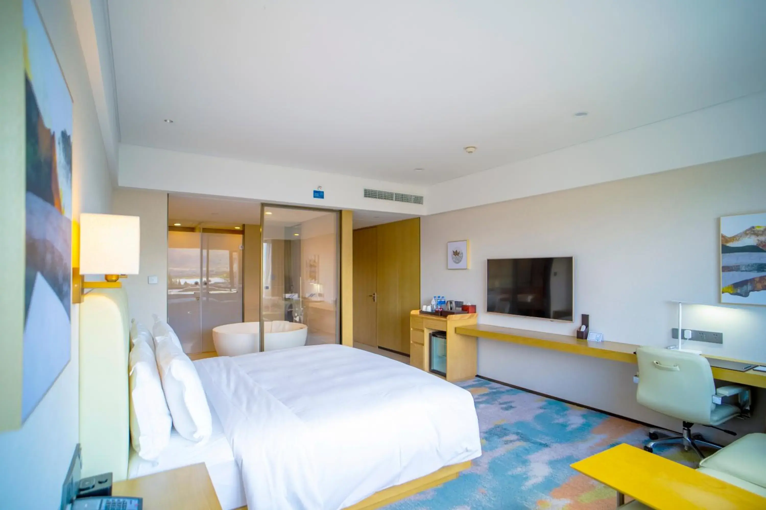 Deluxe King Room in Hilton Lijiang Deluxe King Room in Hilton Lijiang