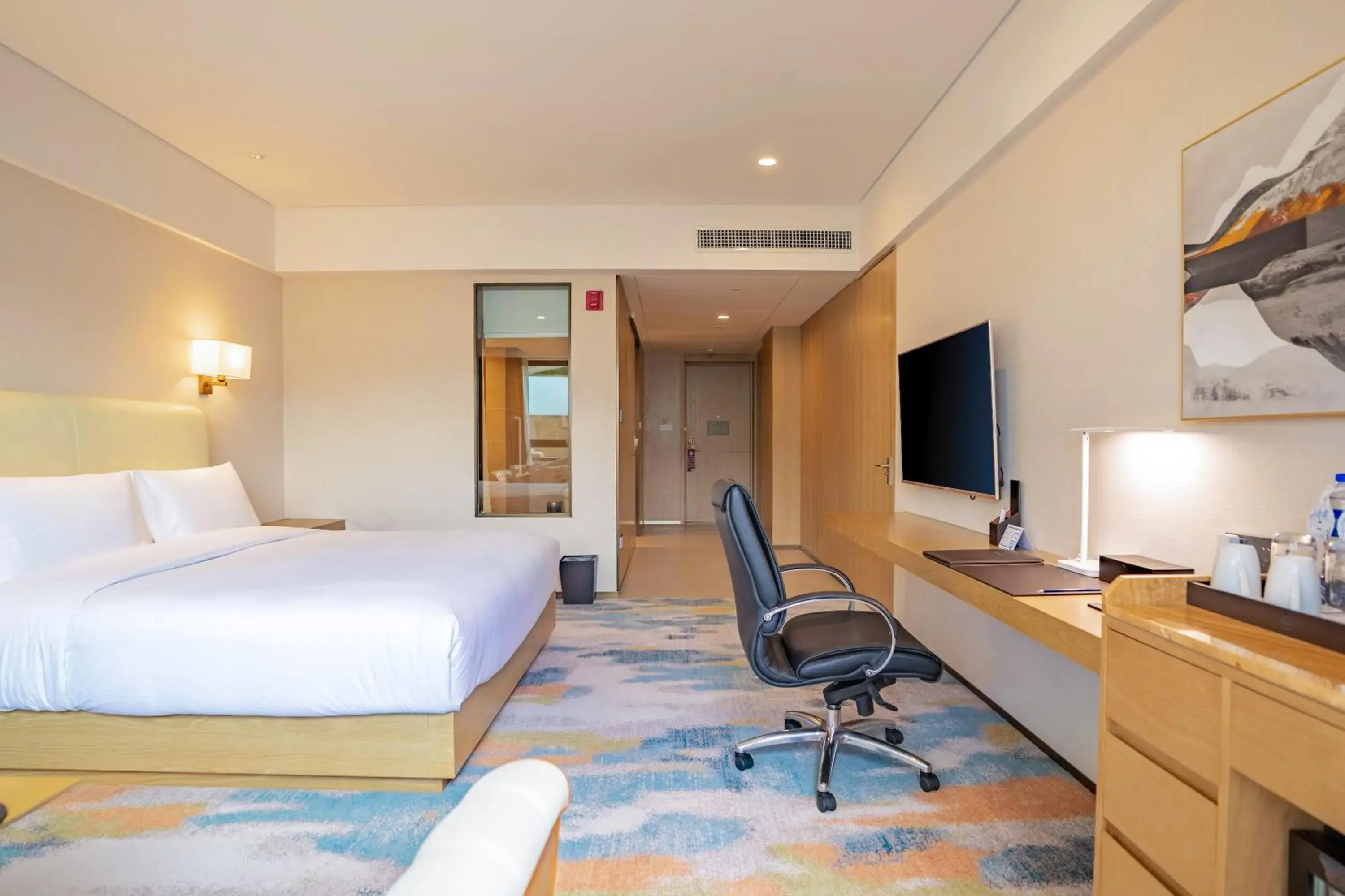 King Room - Mobility Accessible in Hilton Lijiang King Room - Mobility Accessible in Hilton Lijiang