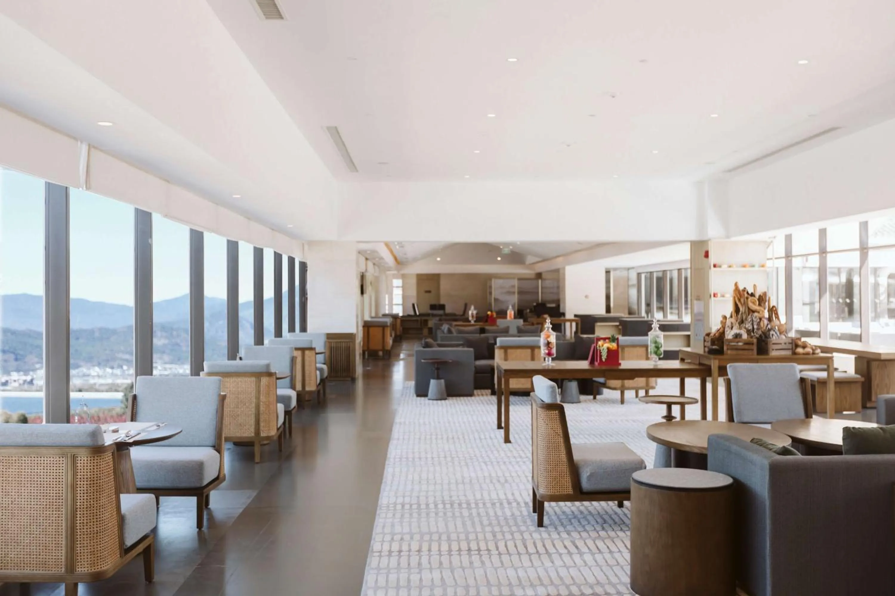 Restaurant/places to eat in Hilton Lijiang