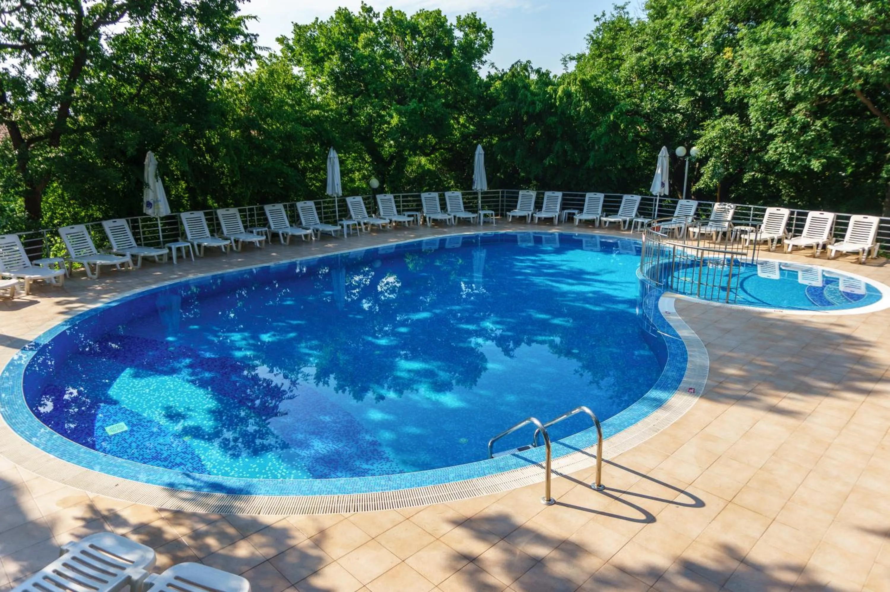 Swimming pool in Park Hotel Odessos - All Inclusive