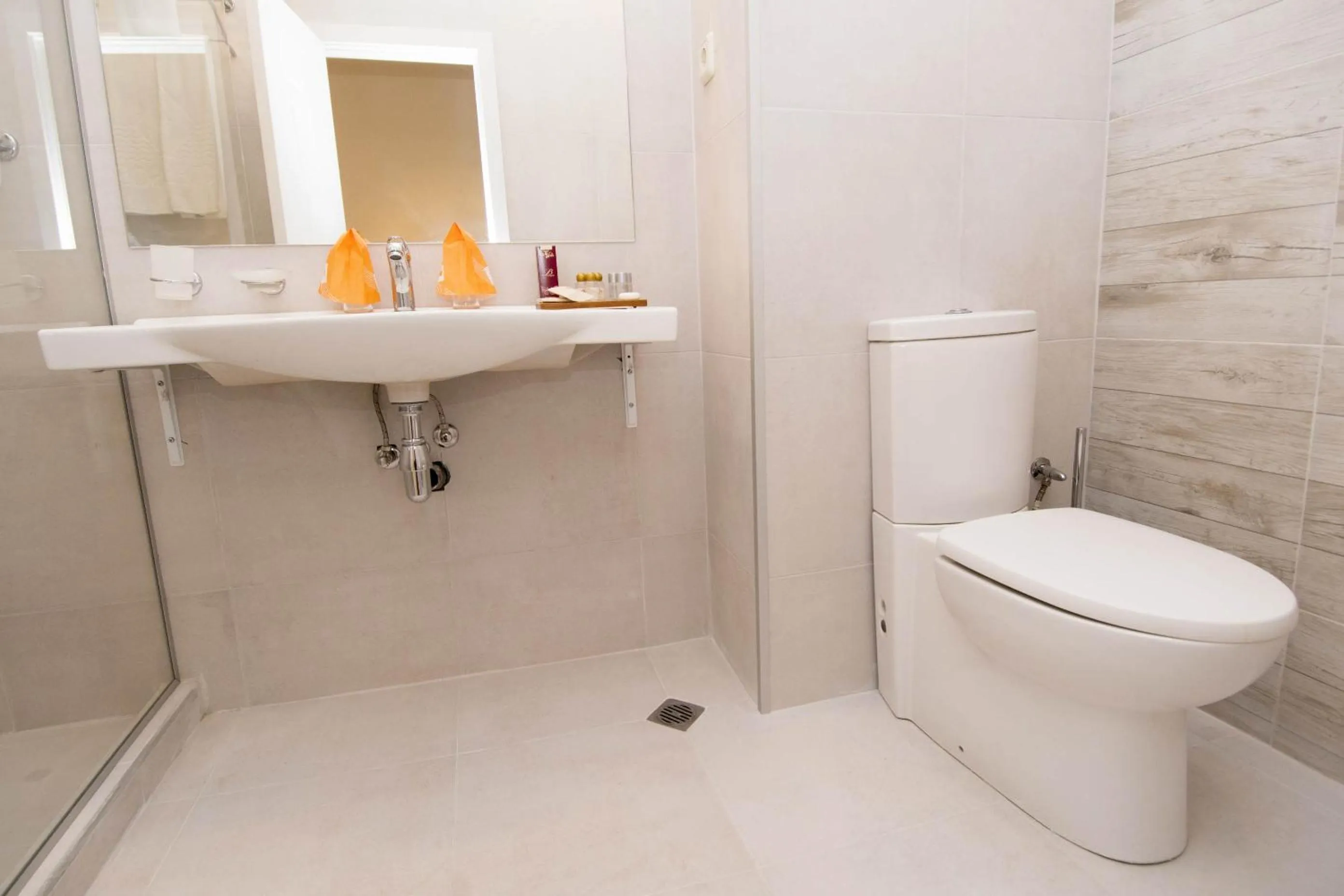 Bathroom in Park Hotel Odessos - All Inclusive