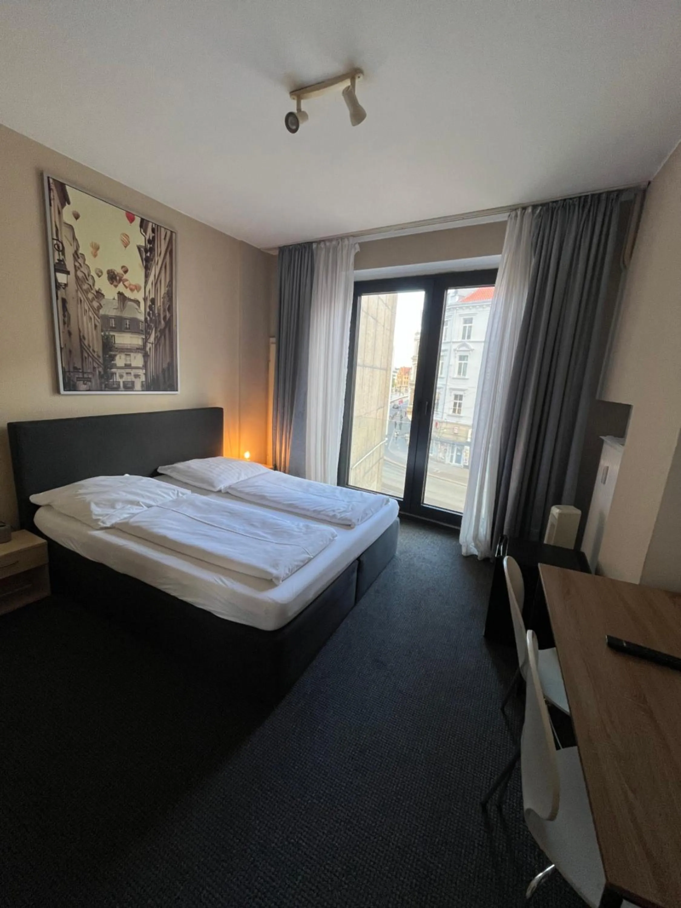 Bed in Hotel Schwarzer Bär