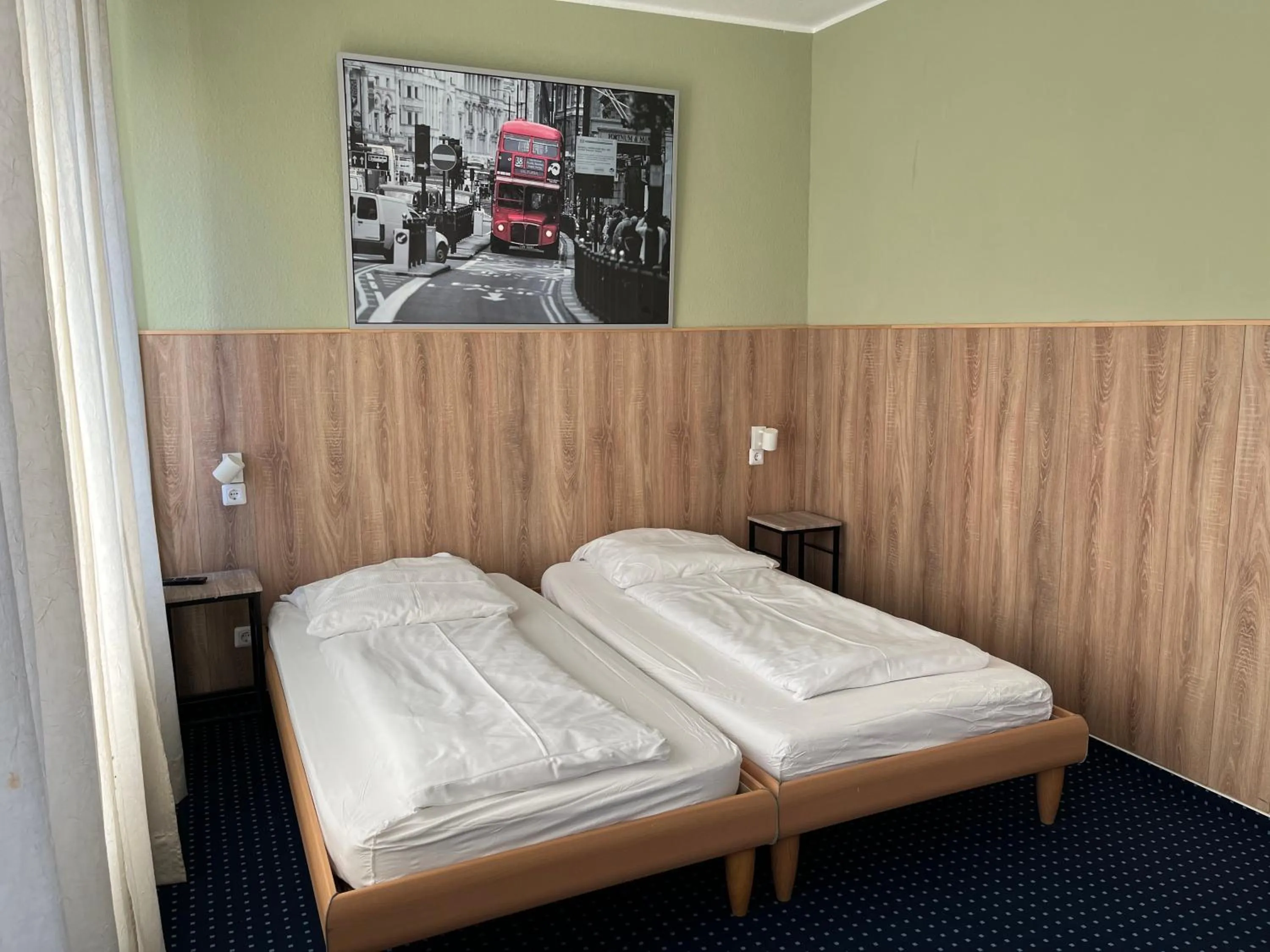 Bed in Hotel Schwarzer Bär